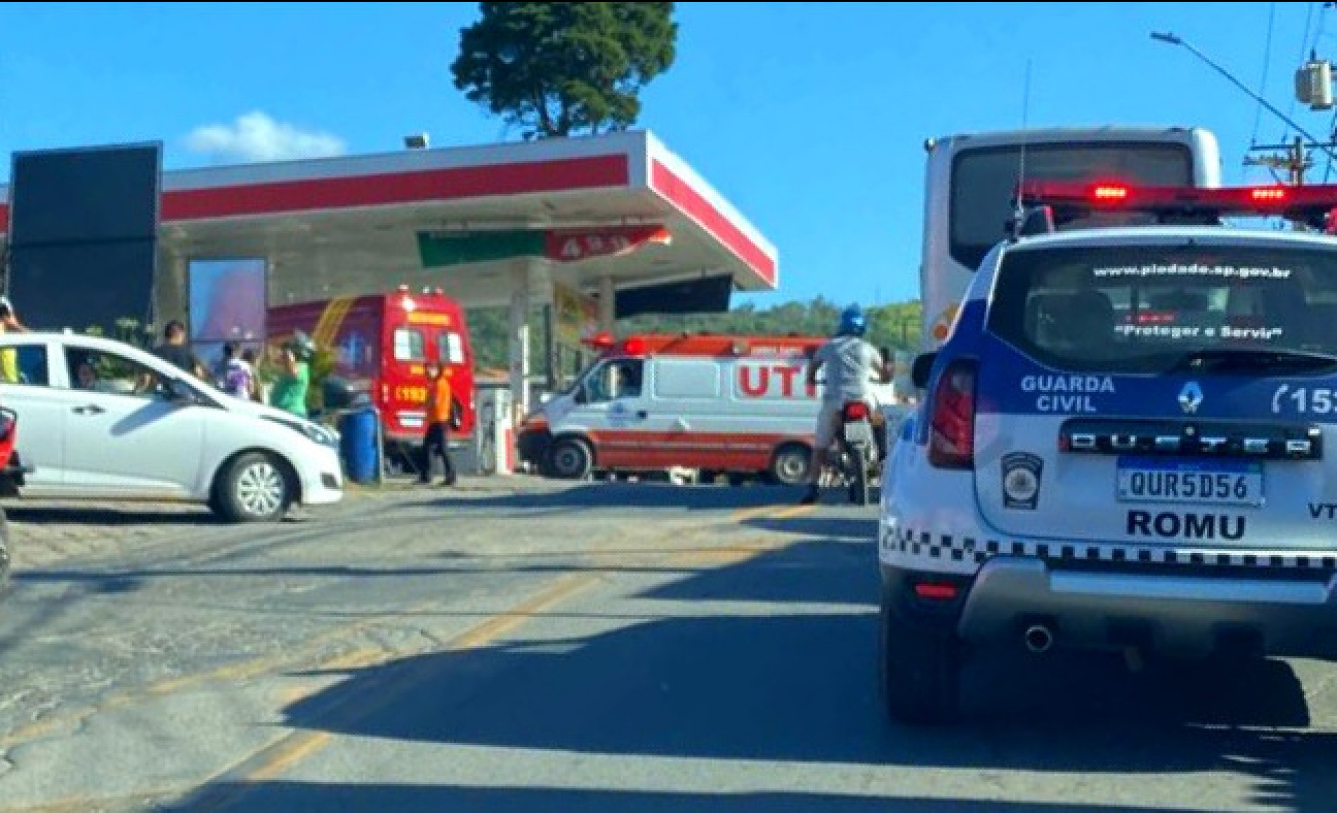 Corpo de Bombeiros também atendeu a ocorrência