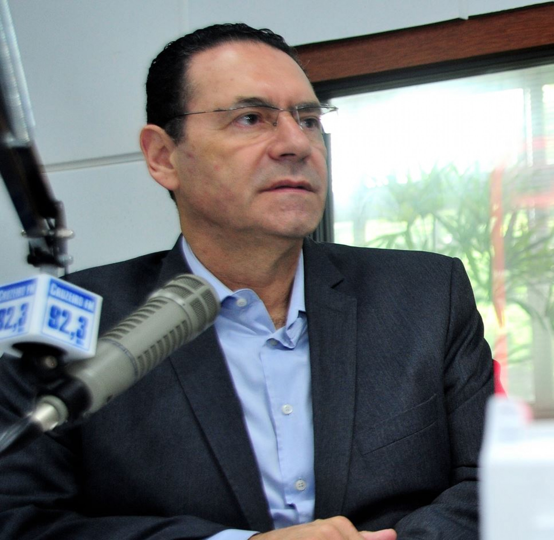 Reportagem tenta ouvir parlamentar desde quarta-feira