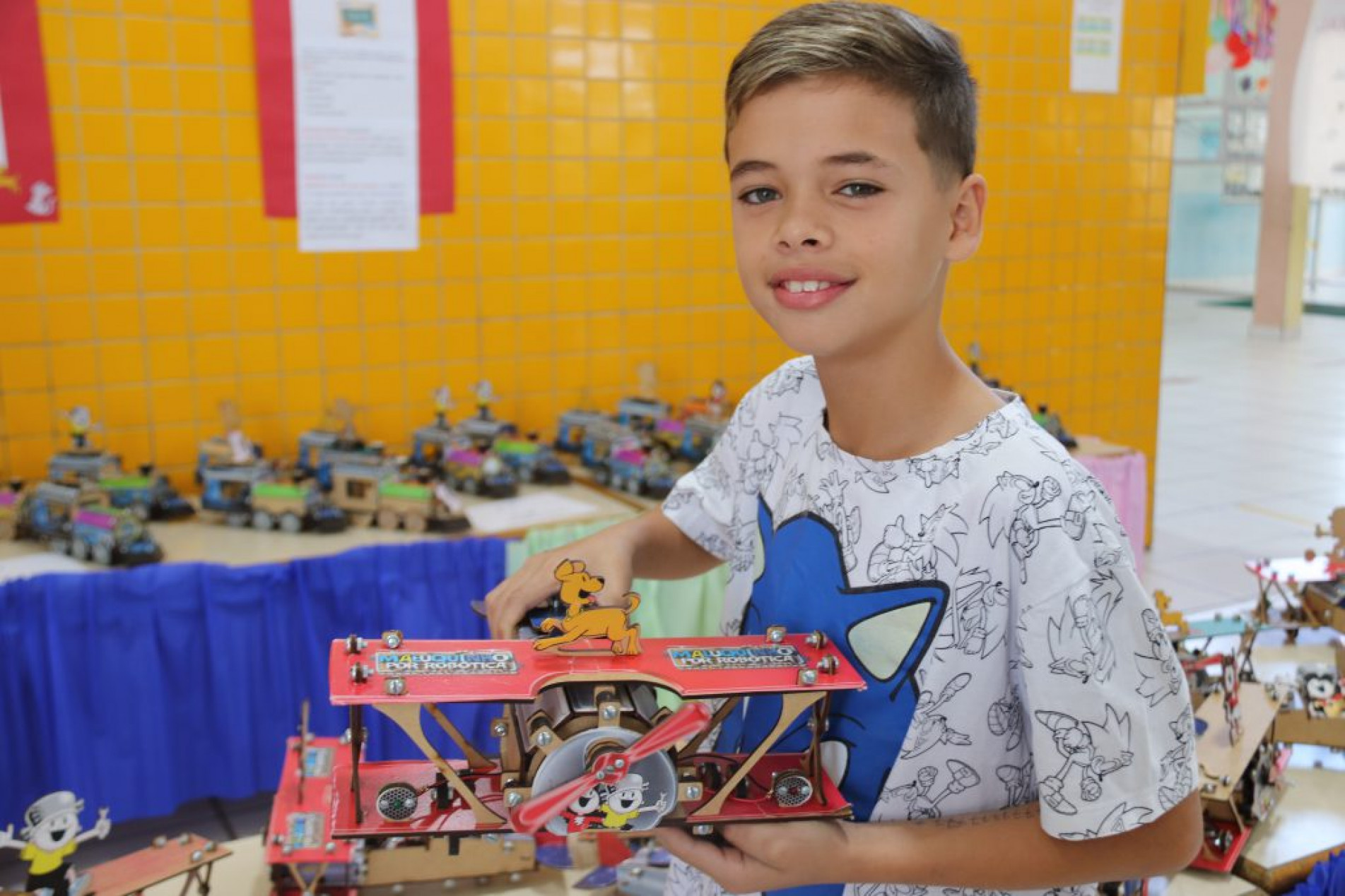 David, do 3º ano, montou o seu próprio avião