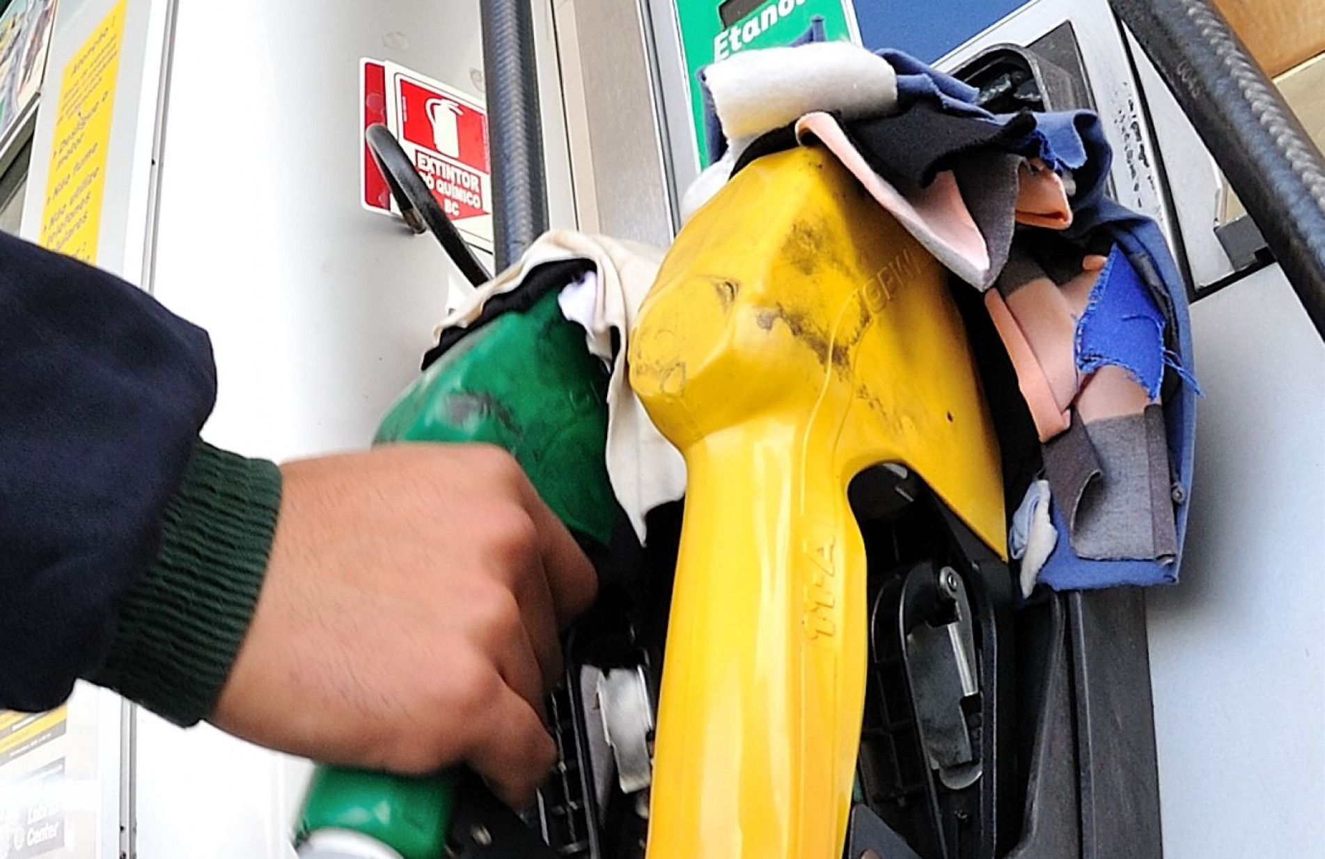 Pre&ccedil;o mais alto da gasolina &eacute; reflexo do &uacute;ltimo aumento de 7,47% para o combust&iacute;vel vendido &agrave;s refinarias