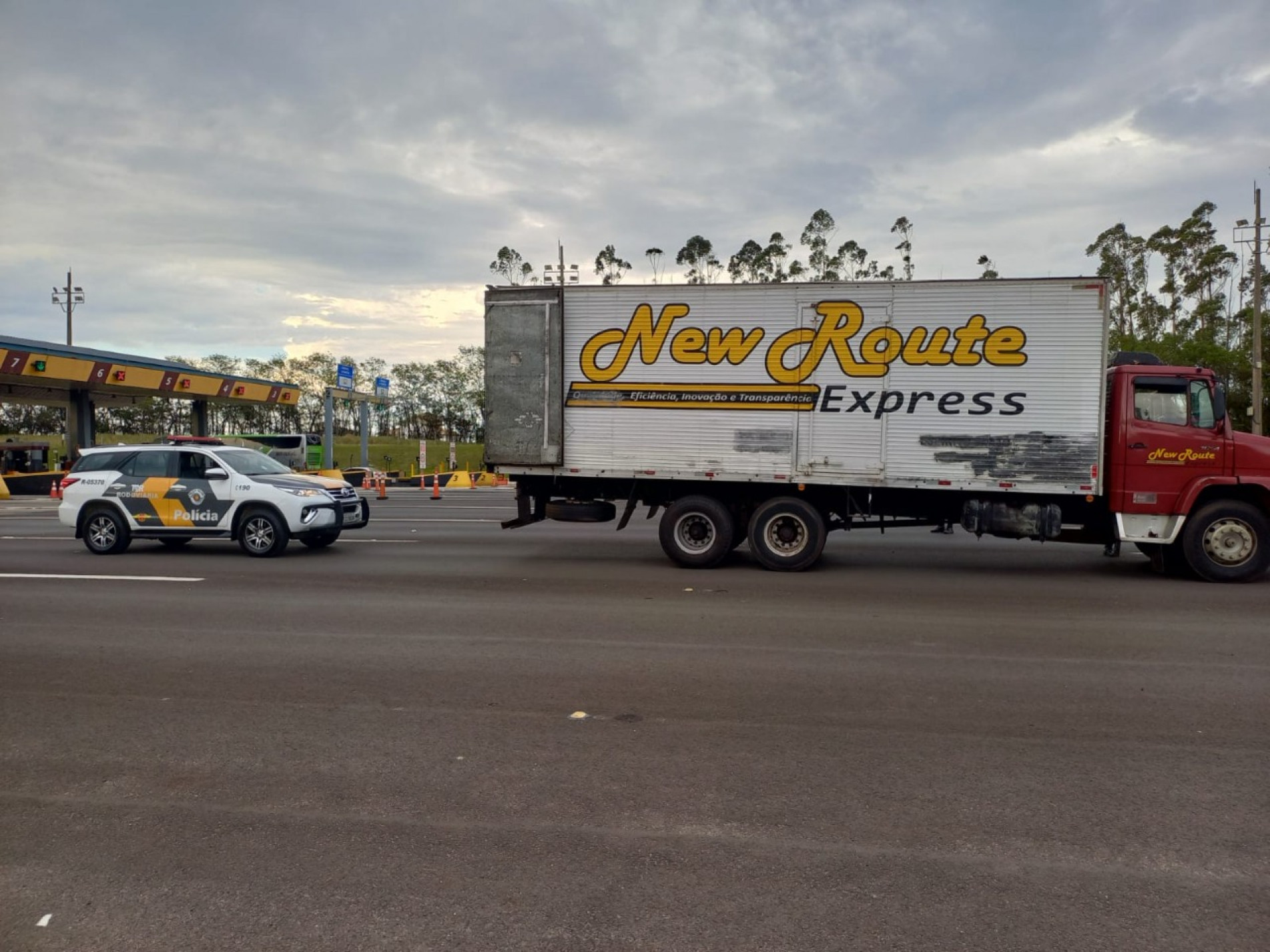 Flagrante ocorreu no final da tarde deste domingo (27), na Castelo Branco, altura de Botucatu. Entorpecente tinha como destino Sorocaba. 