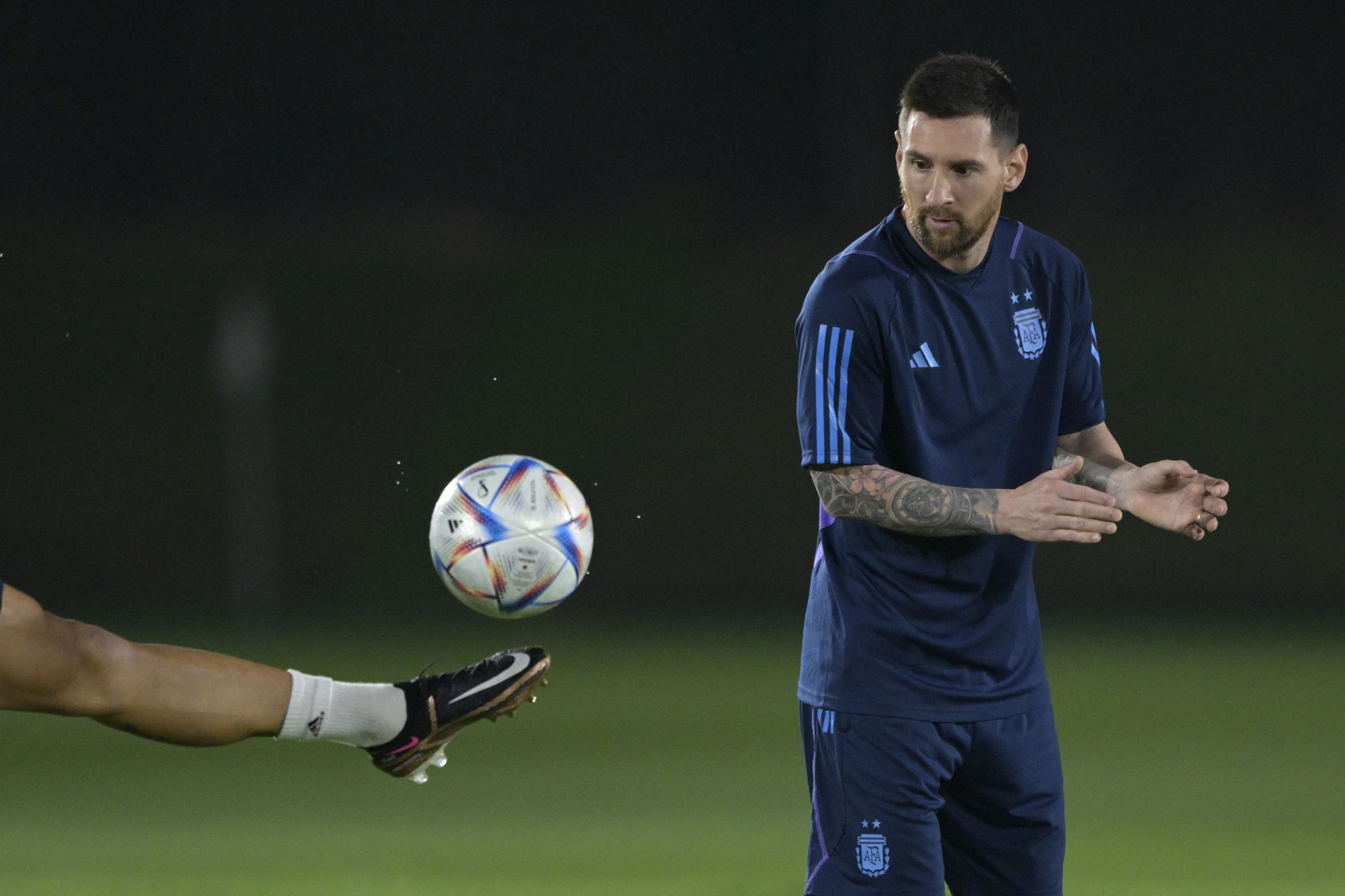 Camisa 10 argentino tem a missão de evitar vexame
