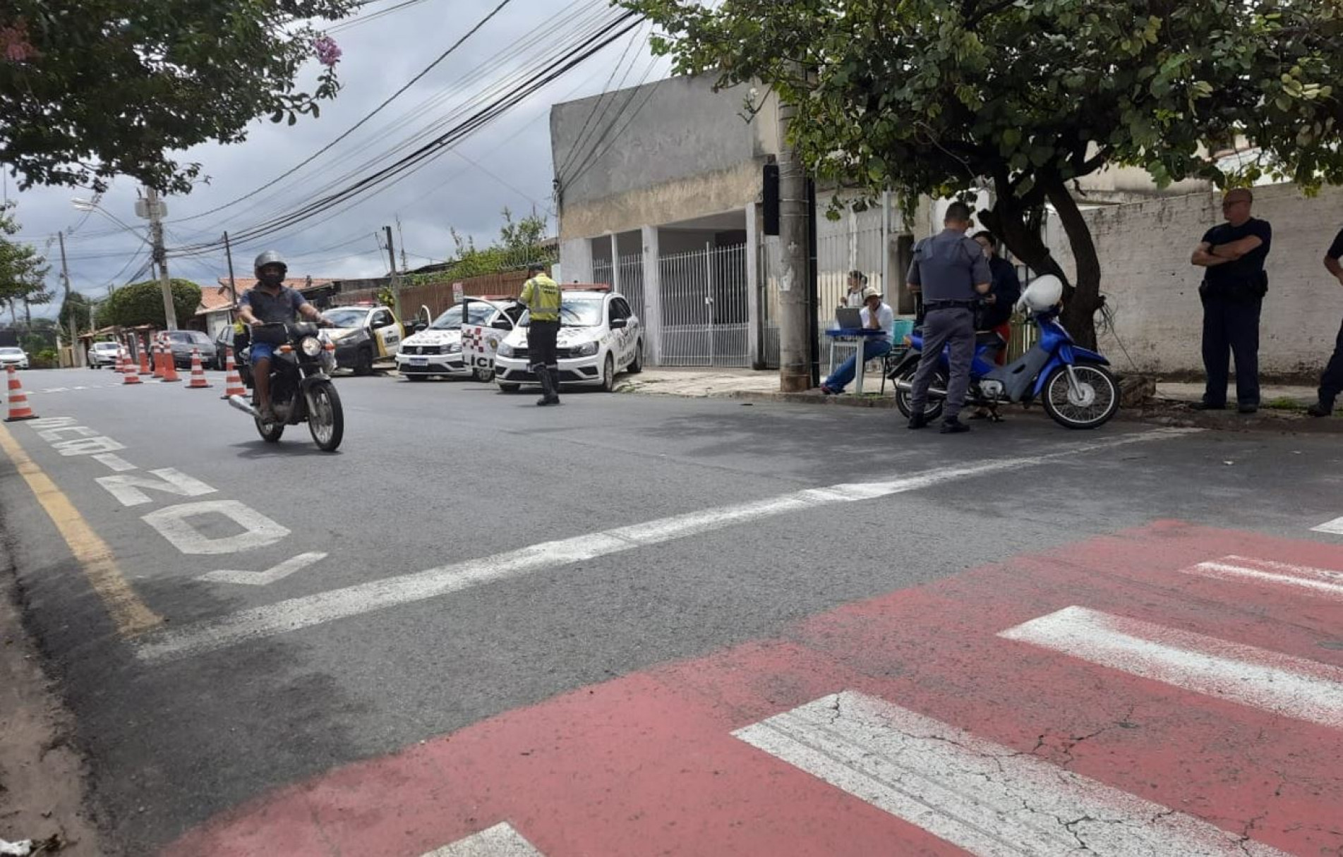 Duas motos foram autuadas por infração ambiental, no valor de R$ 2.784,62