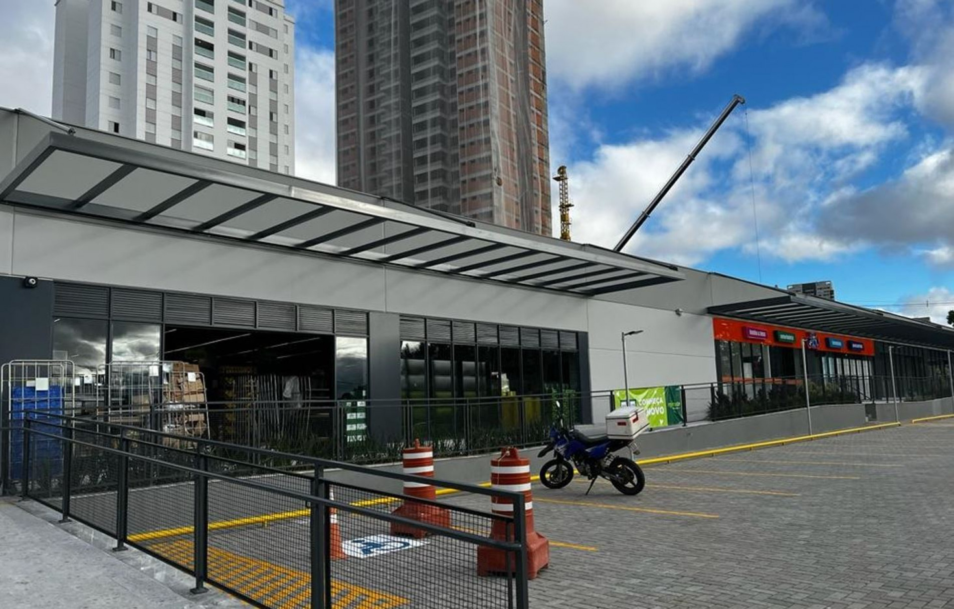 O empreendimento é o primeiro centro de compras integrado a um residencial na zona sul de Sorocaba