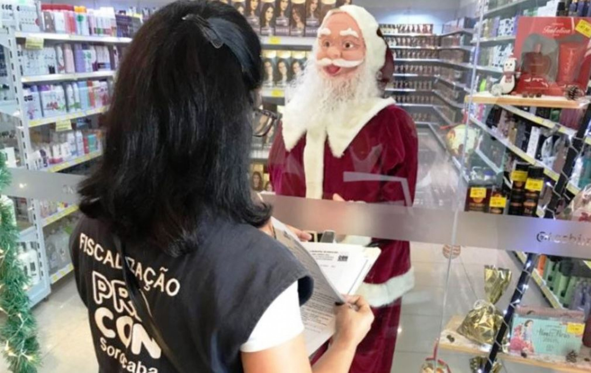 Durante a Operação Natal 2022, o Procon Sorocaba fiscalizou 104 estabelecimentos comerciais