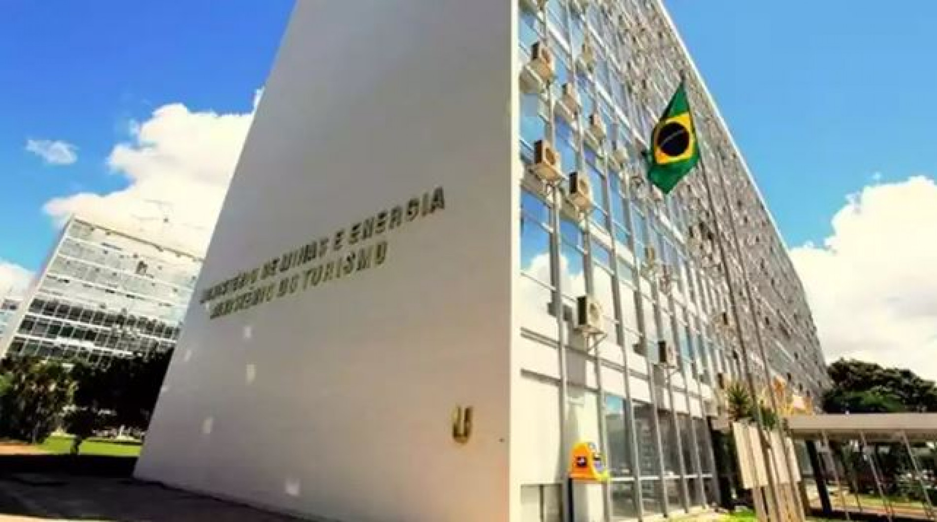 Prédio do Ministério do Turismo e Ministério de Minas e Energia 