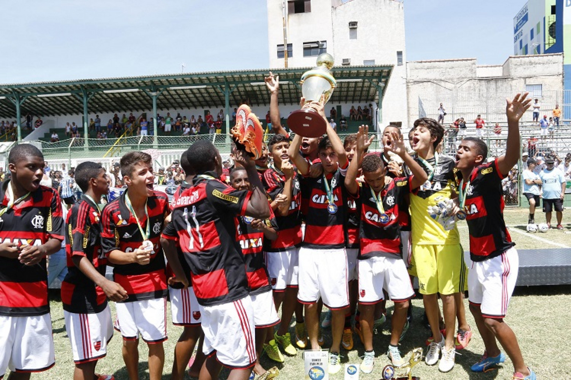 Flamengo campeão de 2015 tinha Vinícius Jr.