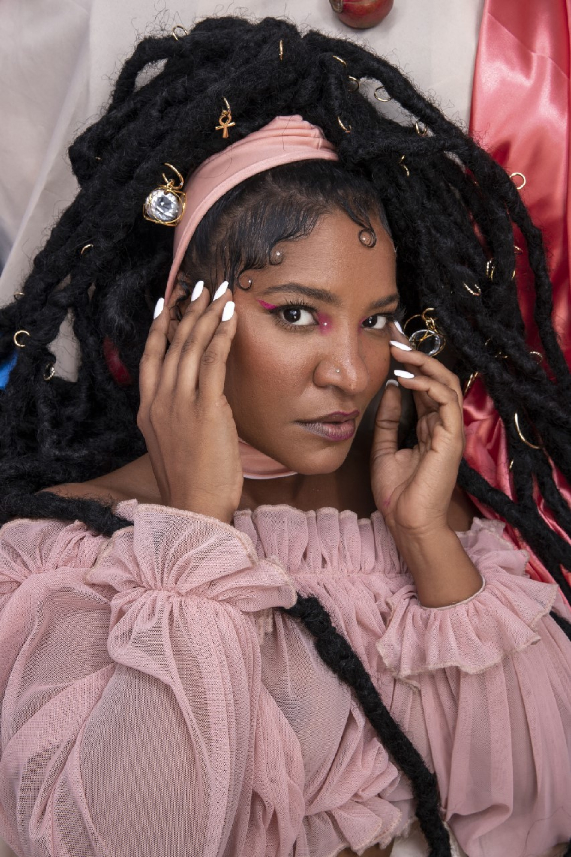Cantora Larissa Luz se apresentará no Sesc, em 20 de janeiro
