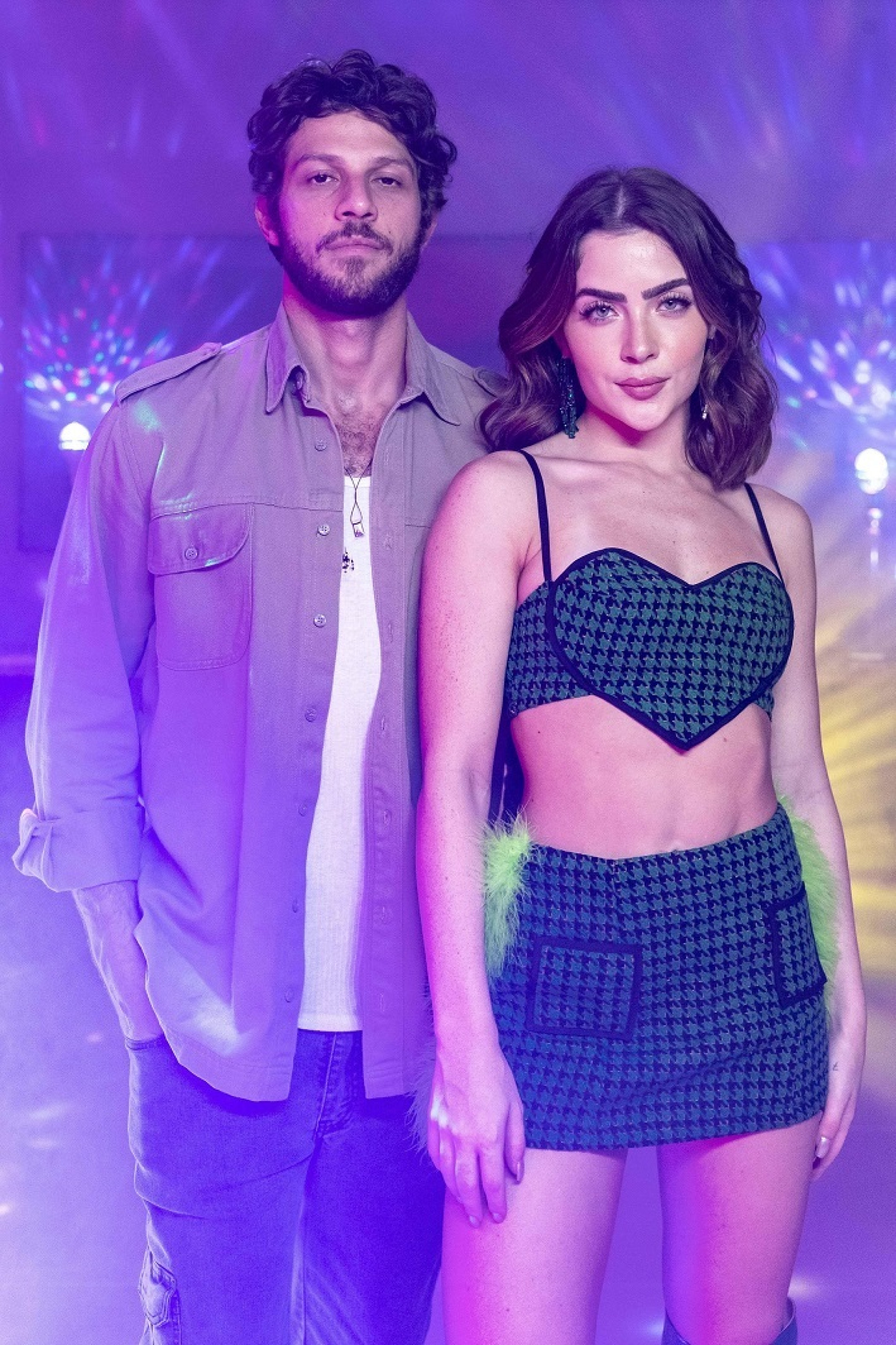 Chay Suede e Jade Picon em 