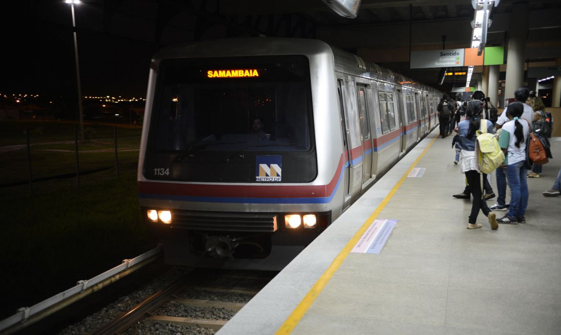 metr&ocirc; foi fechado para a averigua&ccedil;&atilde;o do conte&uacute;do do pacote