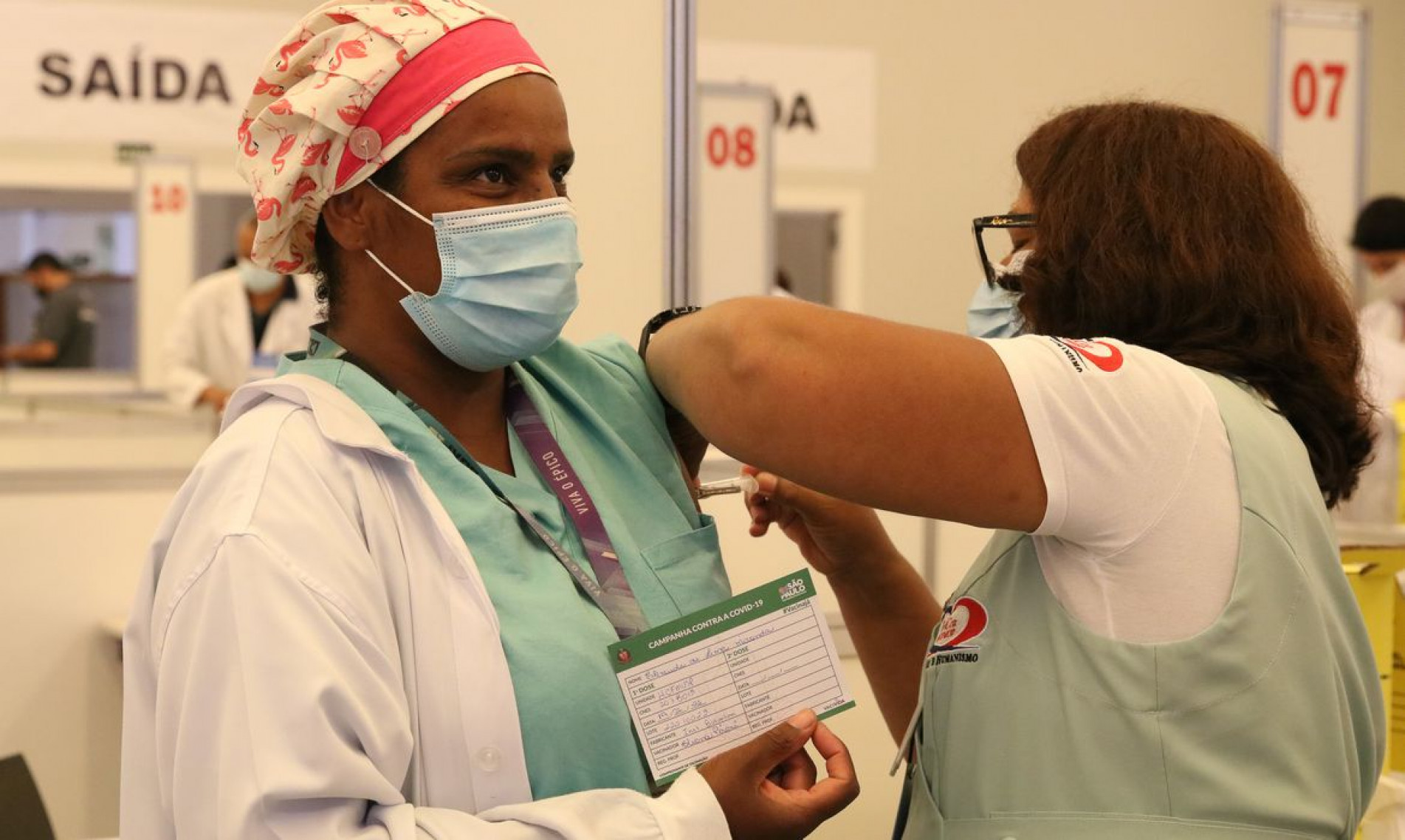 São Paulo - Vacinação contra covid-19 aos profissionais da saúde do Hospital das Clínicas, no Centro de Convenções Rebouças.