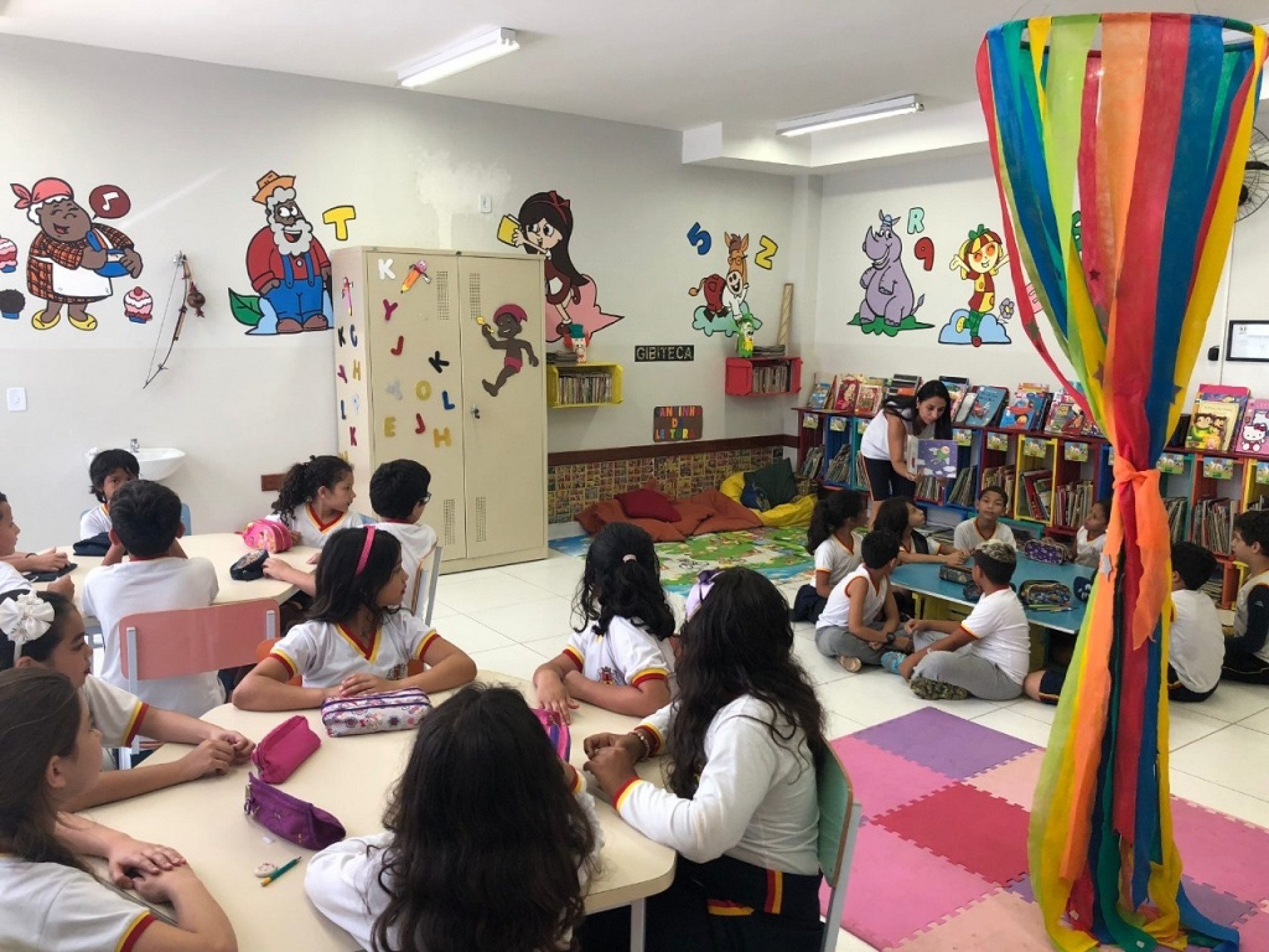 Entre as vagas do chamamento estão 183 auxiliares de educação