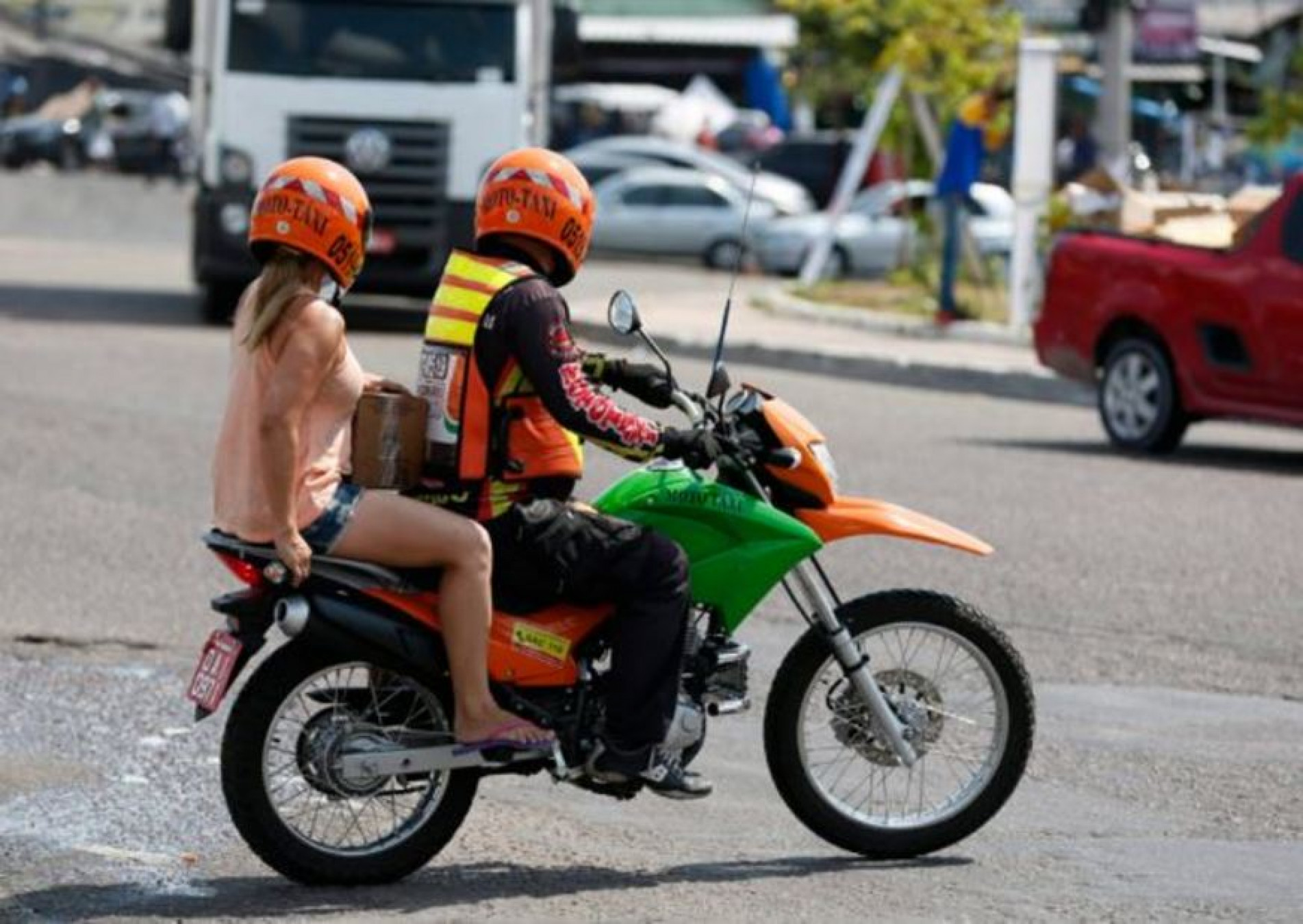 Transporte com motocicletas