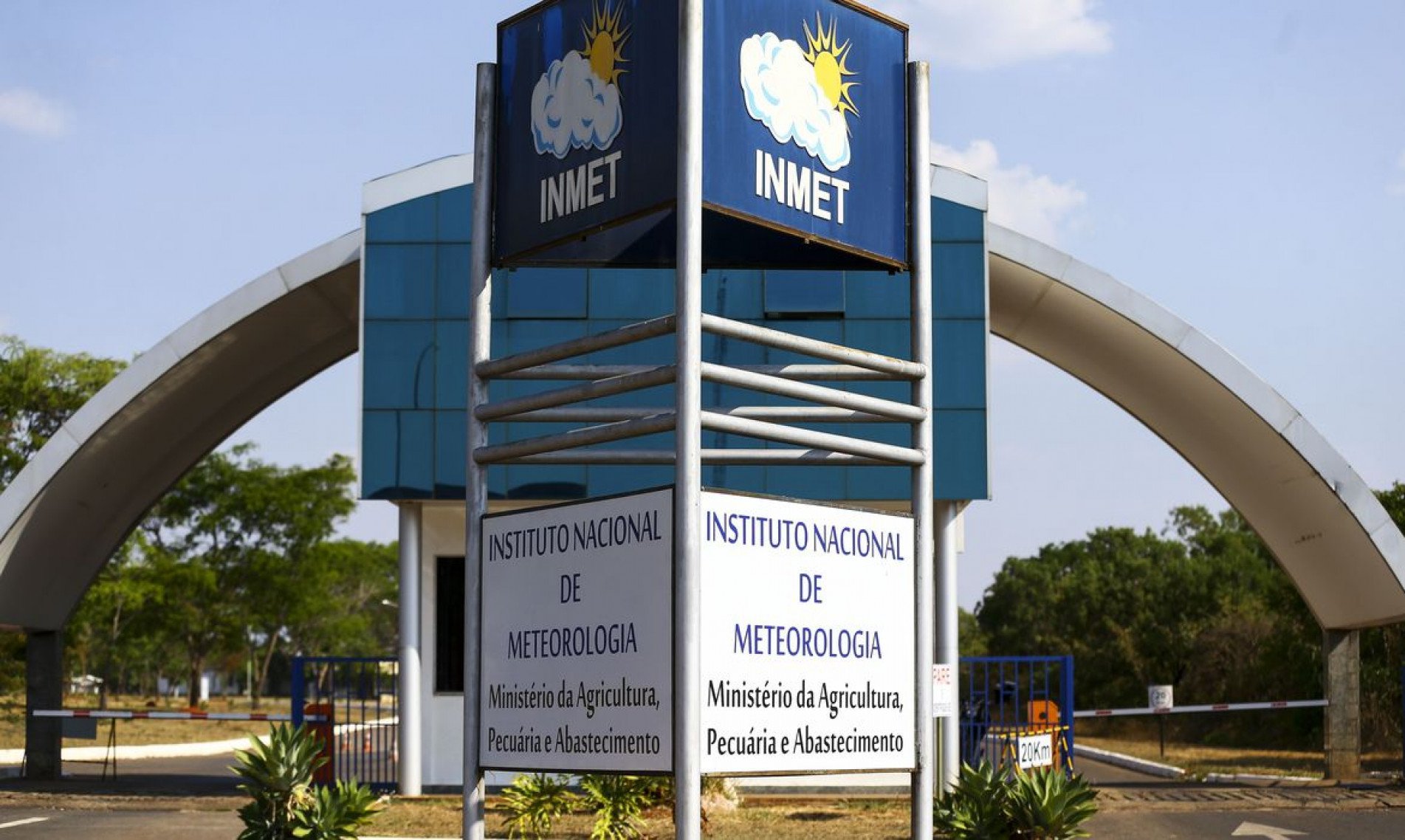 Fachada do Instituto Nacional de Meteorologia (INMET), em Brasília.