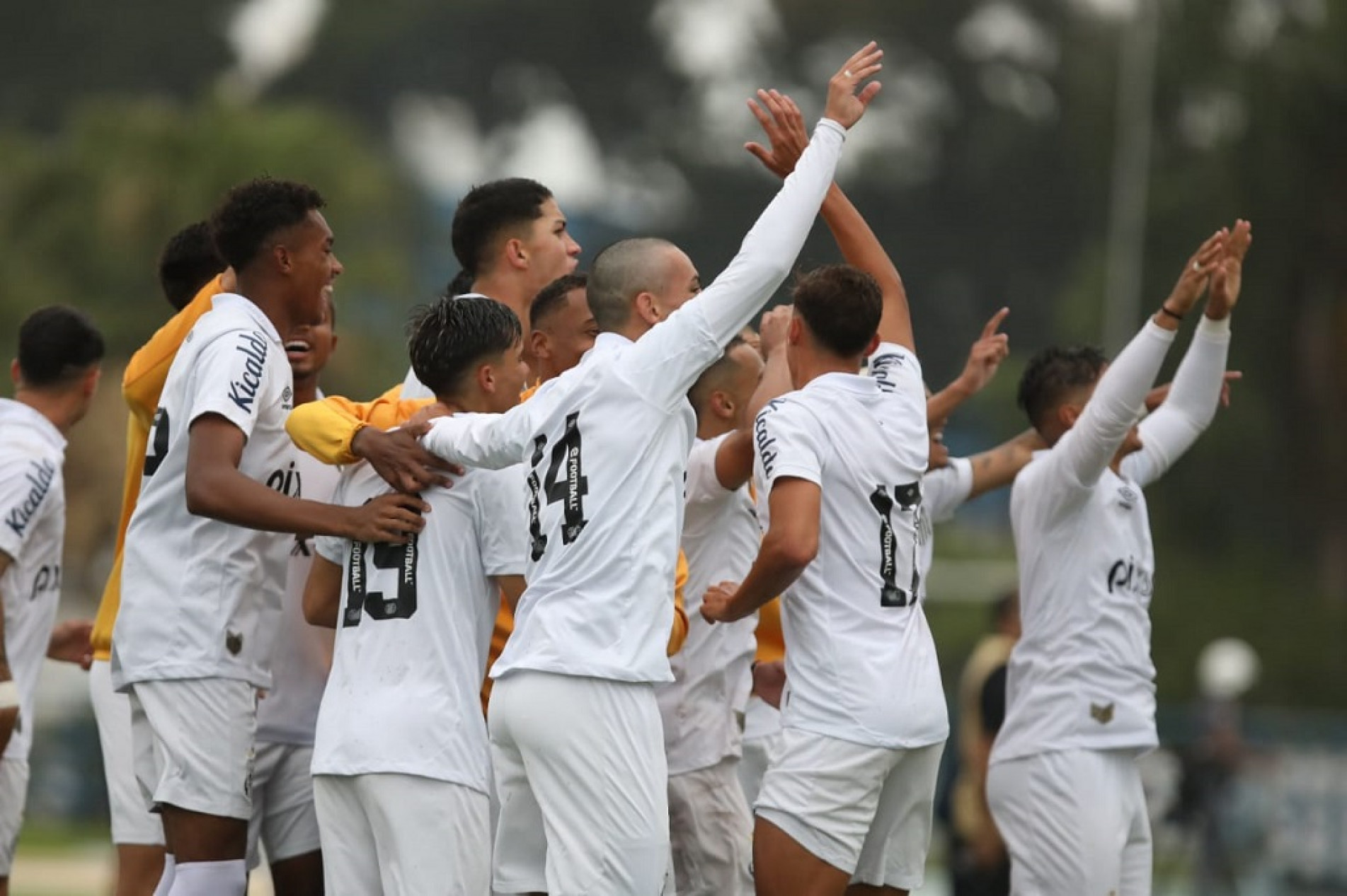 eninos da Vila comemoraram vaga ao bater o Falcon-SE