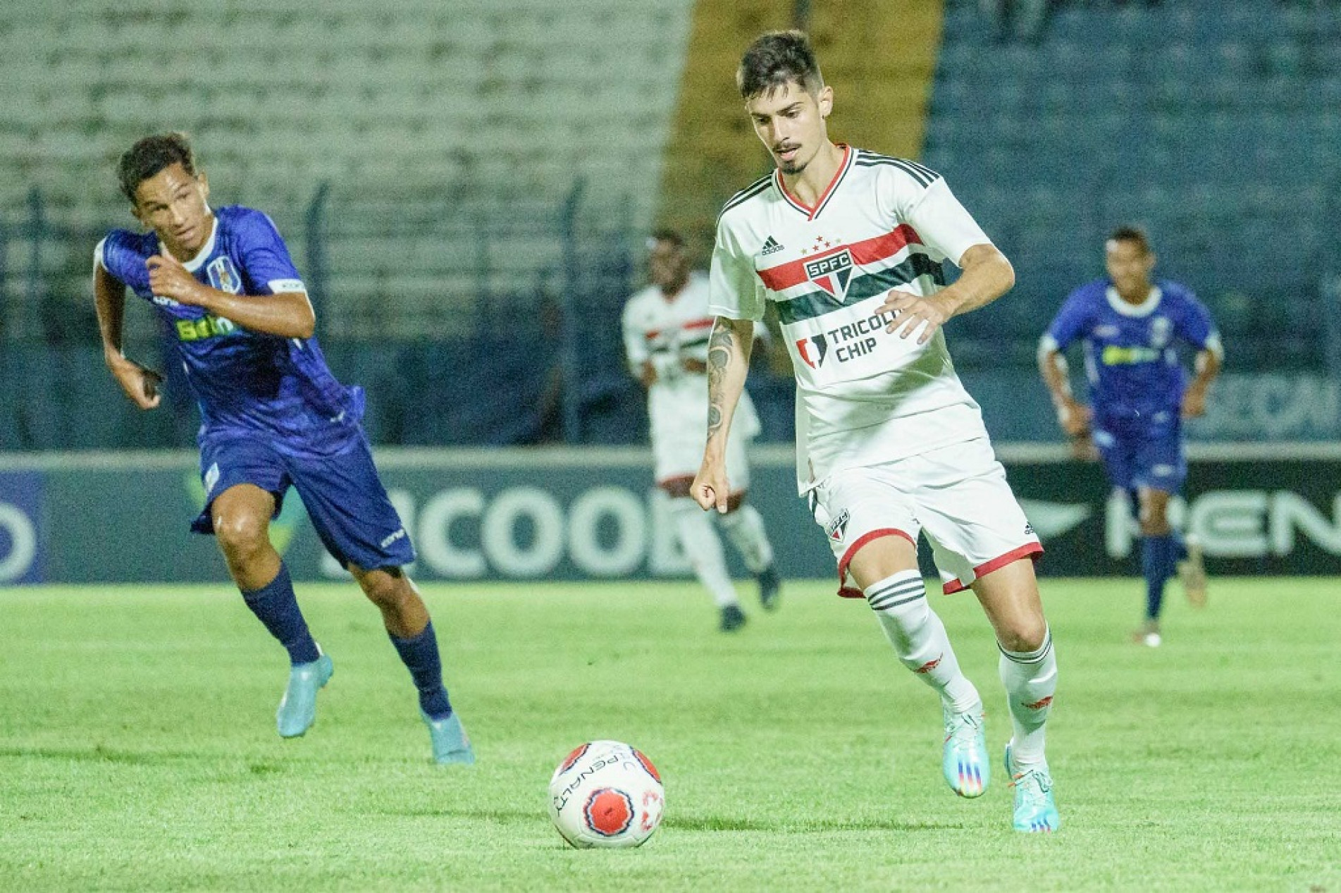 São Paulo goleou o CSP-PB por 4 a 0 e lidera sua chave