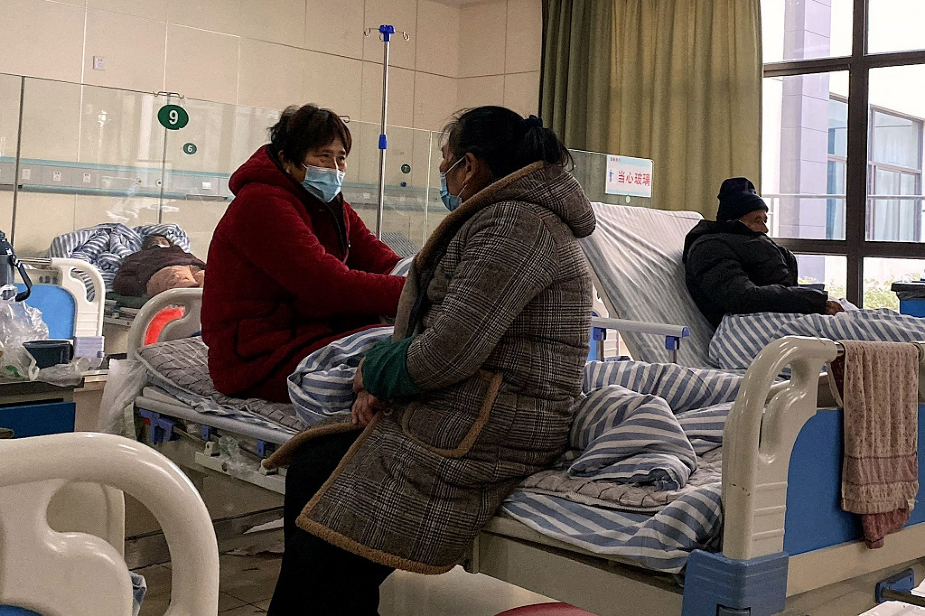 Pacientes com Covid lotam hospitais na China