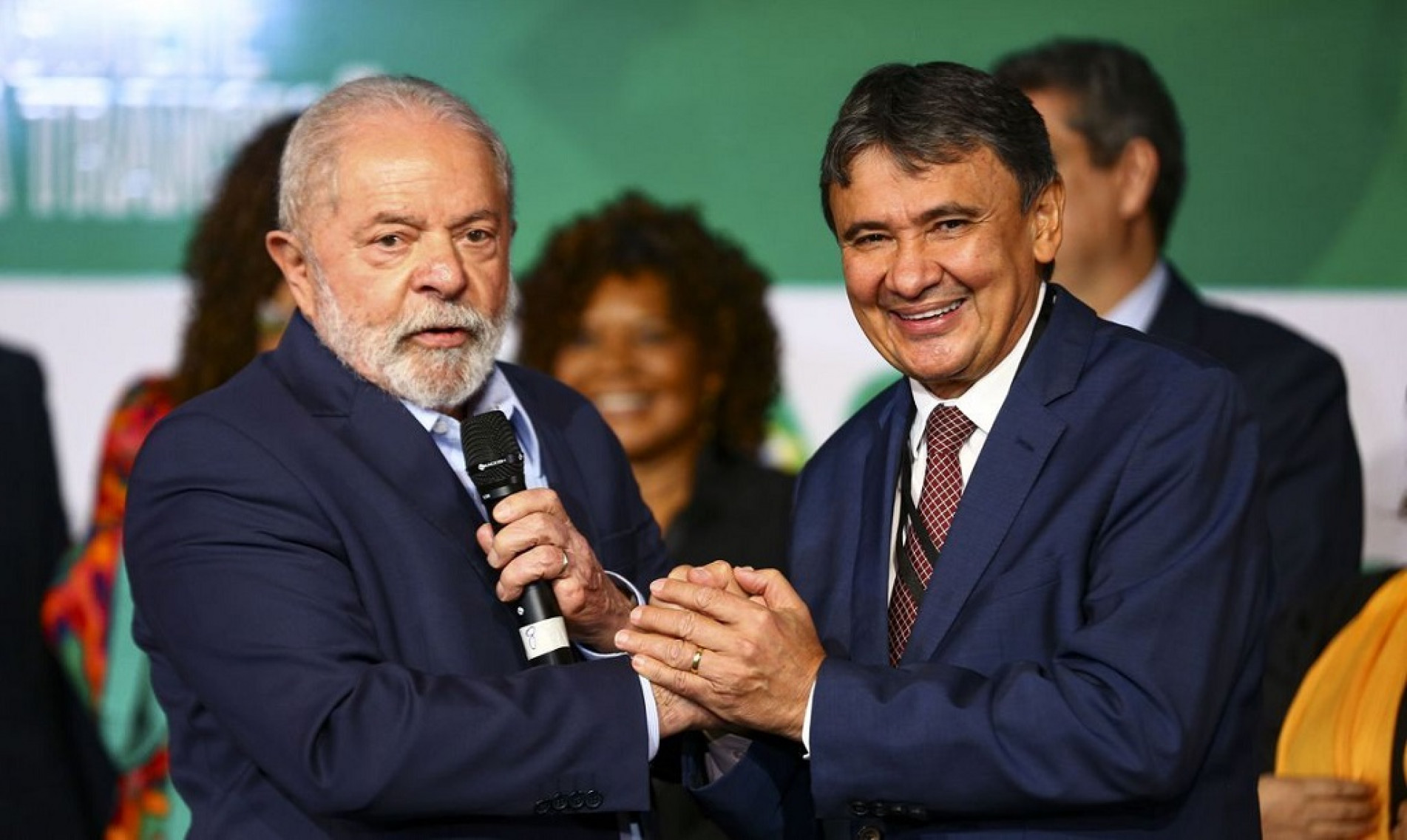 Wellington Dias, ao lado do presidente Lula, apresentará o novo programa em fevereiro