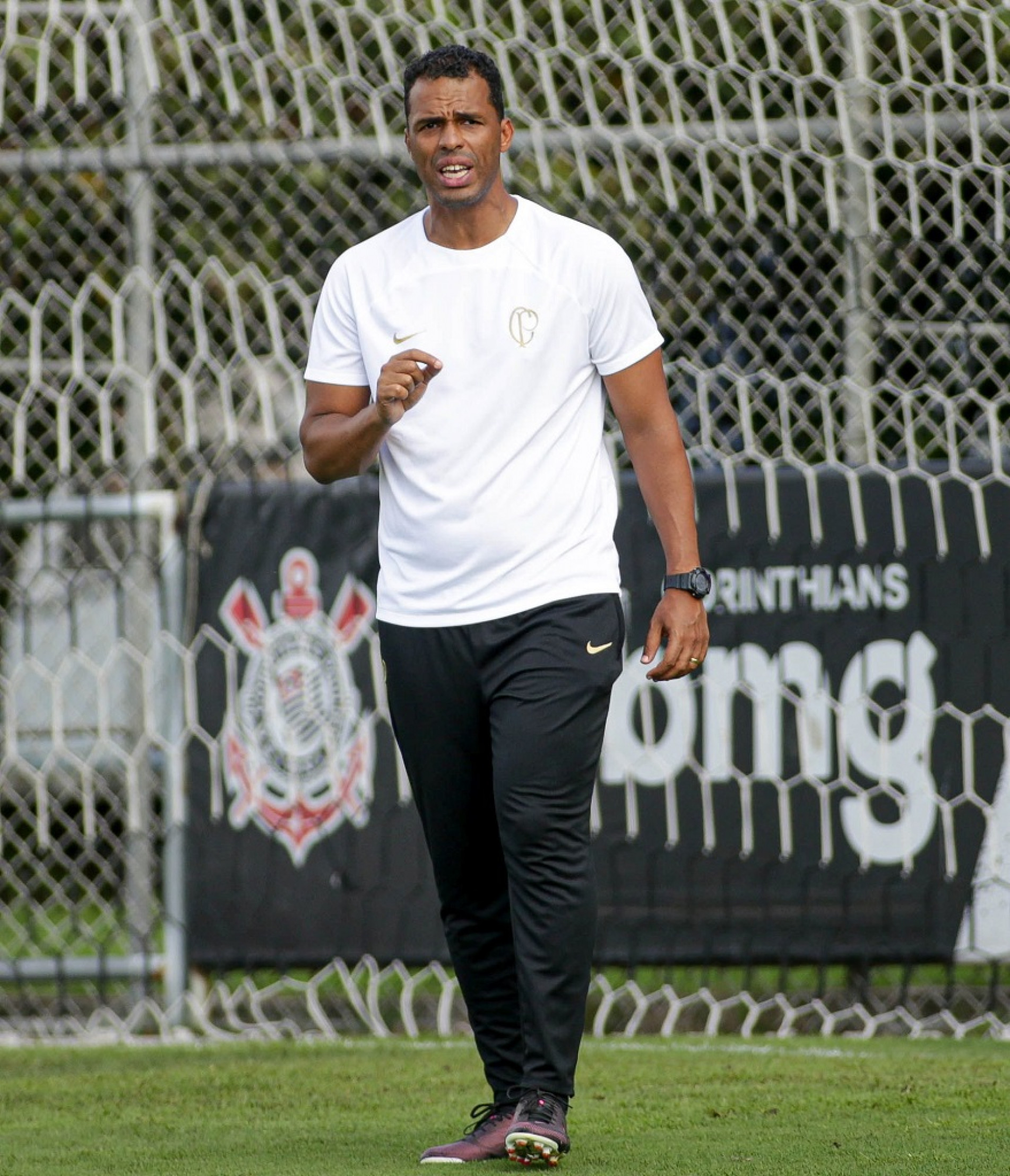 T&eacute;cnico Fernando L&aacute;zaro 
