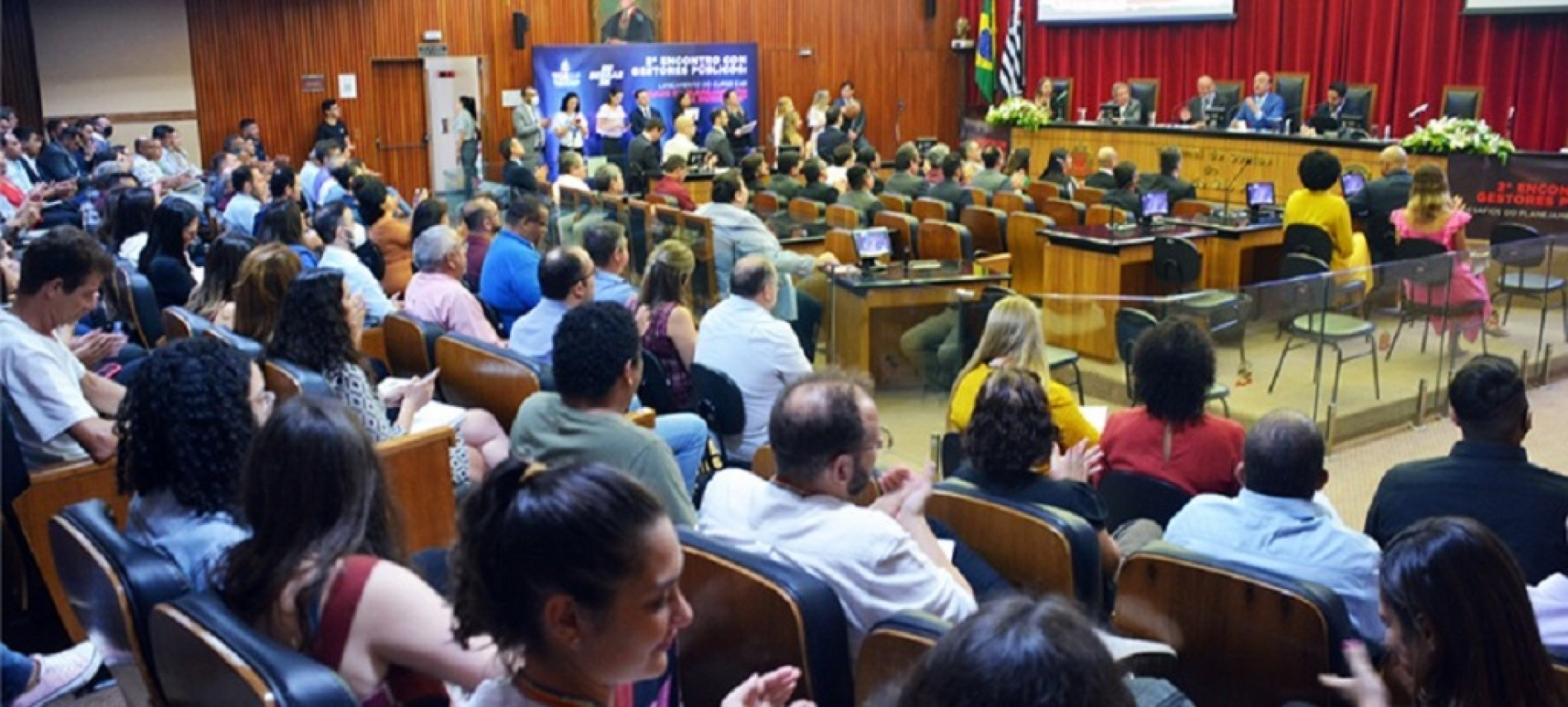 O debate focou temas relacionados aos desafios do planejamento municipal