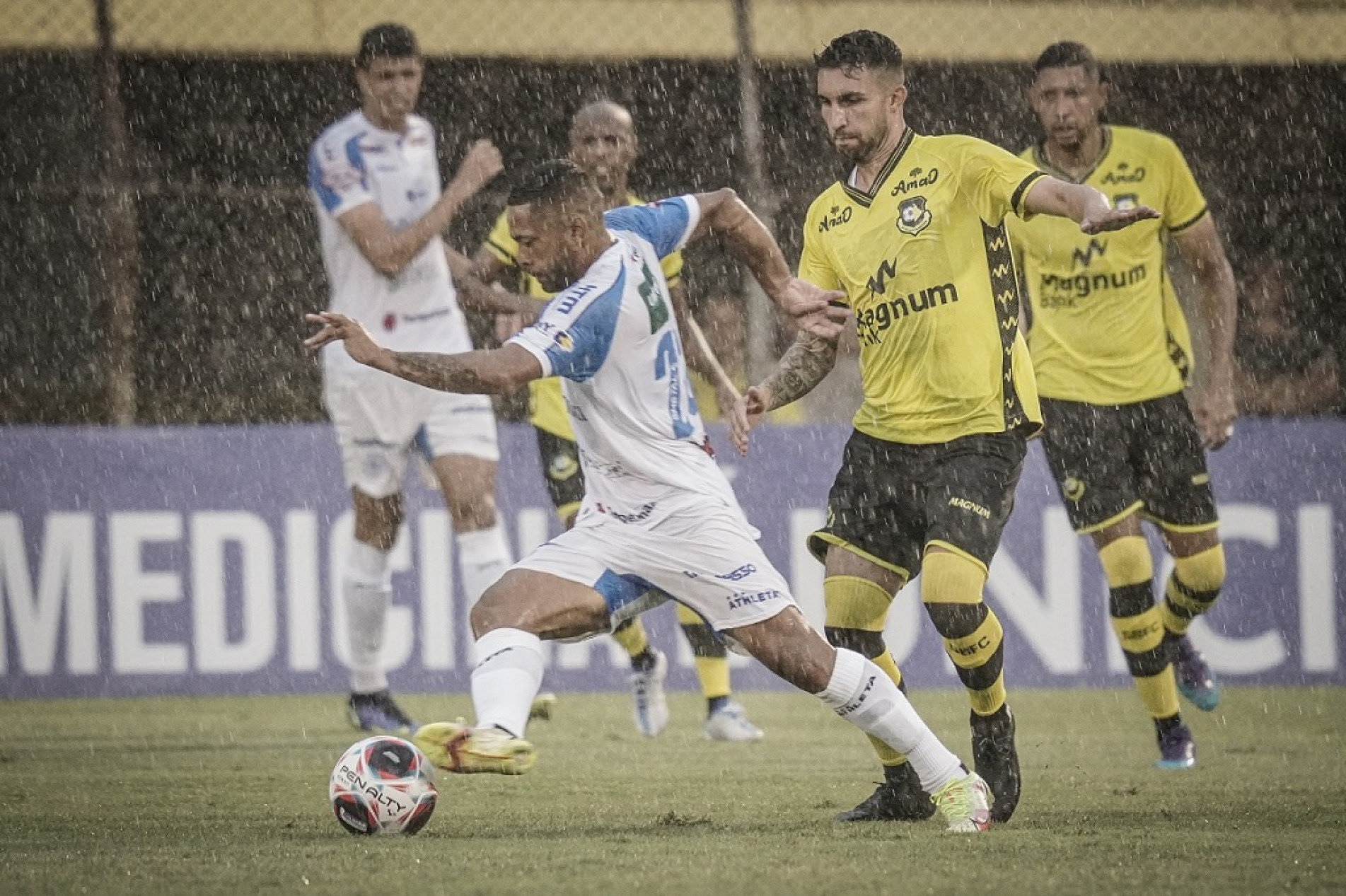 Azulão perdeu do São Bernardo anteontem por 2 a 0