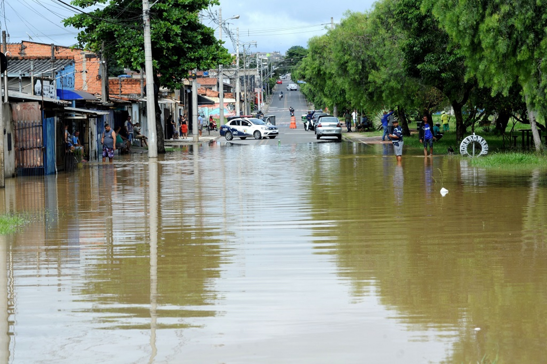Vitória Régia (foto) Jd. Faculdade e Mineirão estão entre os bairros que enfrentam problemas com o transbordamento do rio Sorocaba e alagamentos