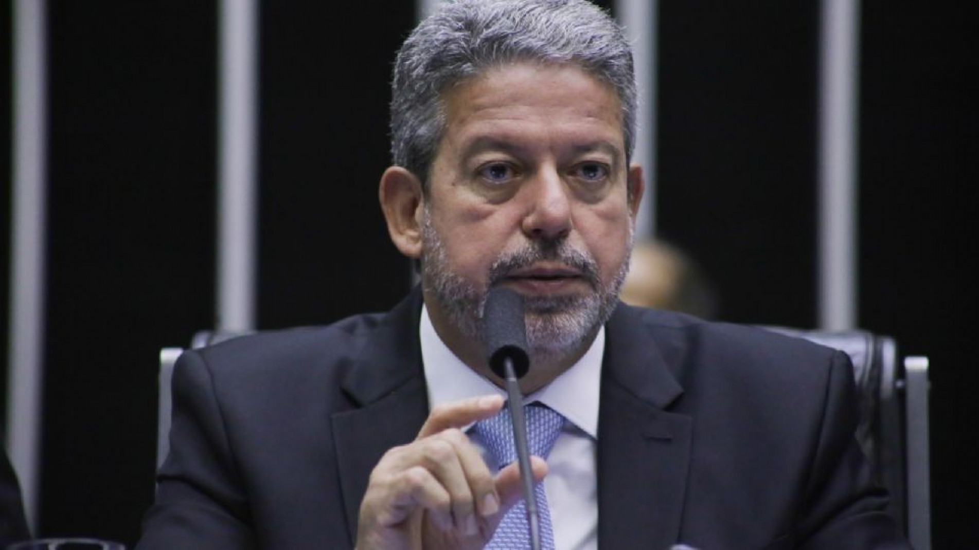 Lira é reeleito com votação recorde e reforça poder do Centrão na Câmara