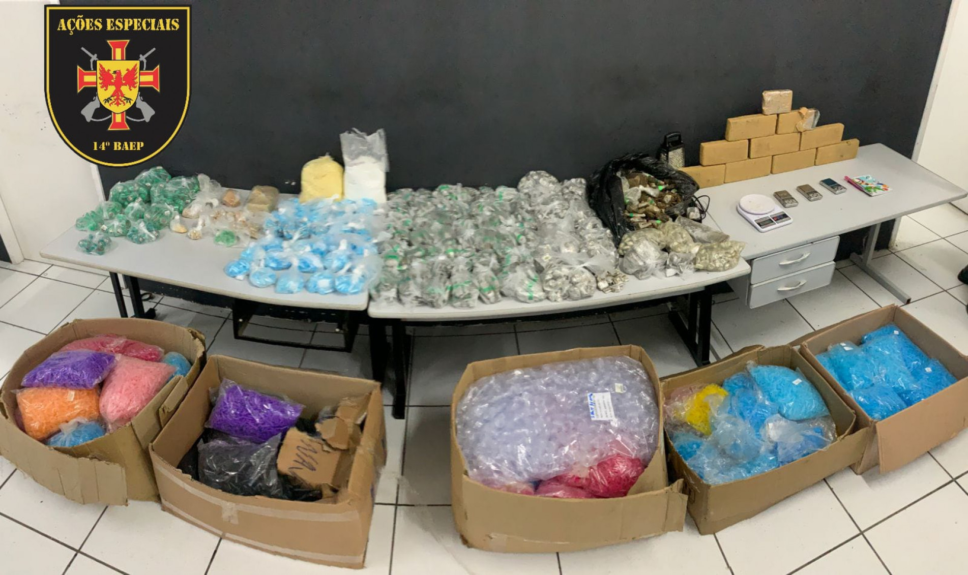 Policiais do 14º Baep encontraram aproximadamente 25 kg de entorpecentes em uma residência no Habiteto