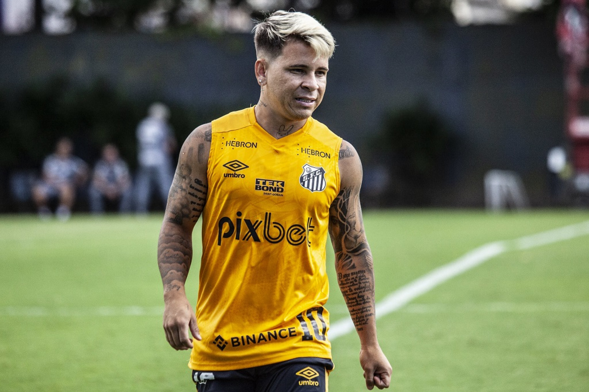 Meia continua sentindo dores no ombro