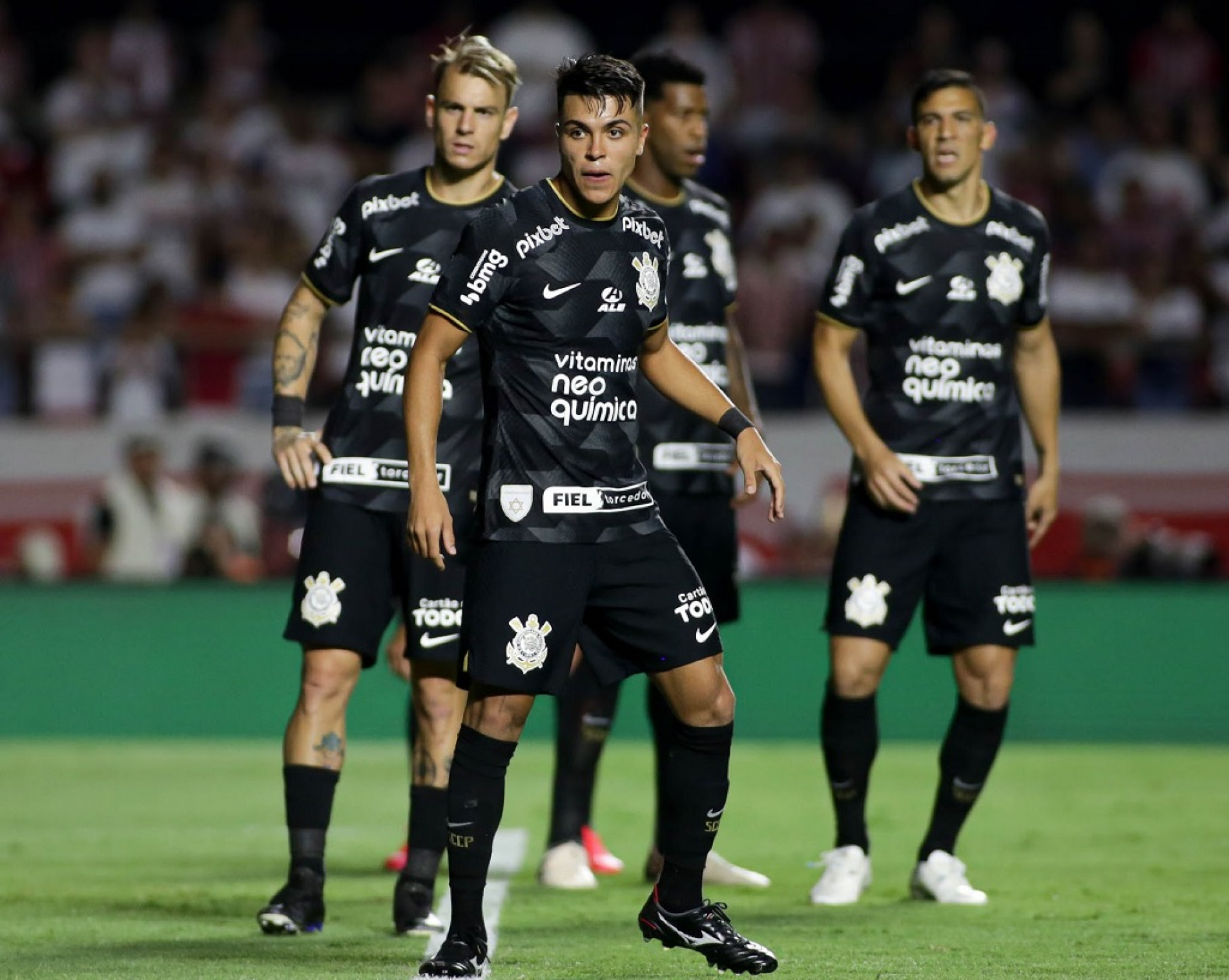 Volante deu conta do recado no clássico