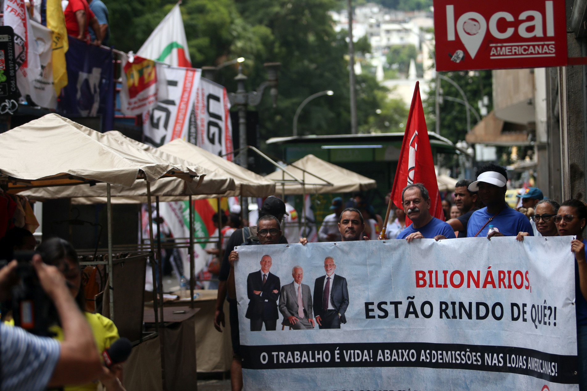 Funcionários protestaram ontem no Centro do Rio