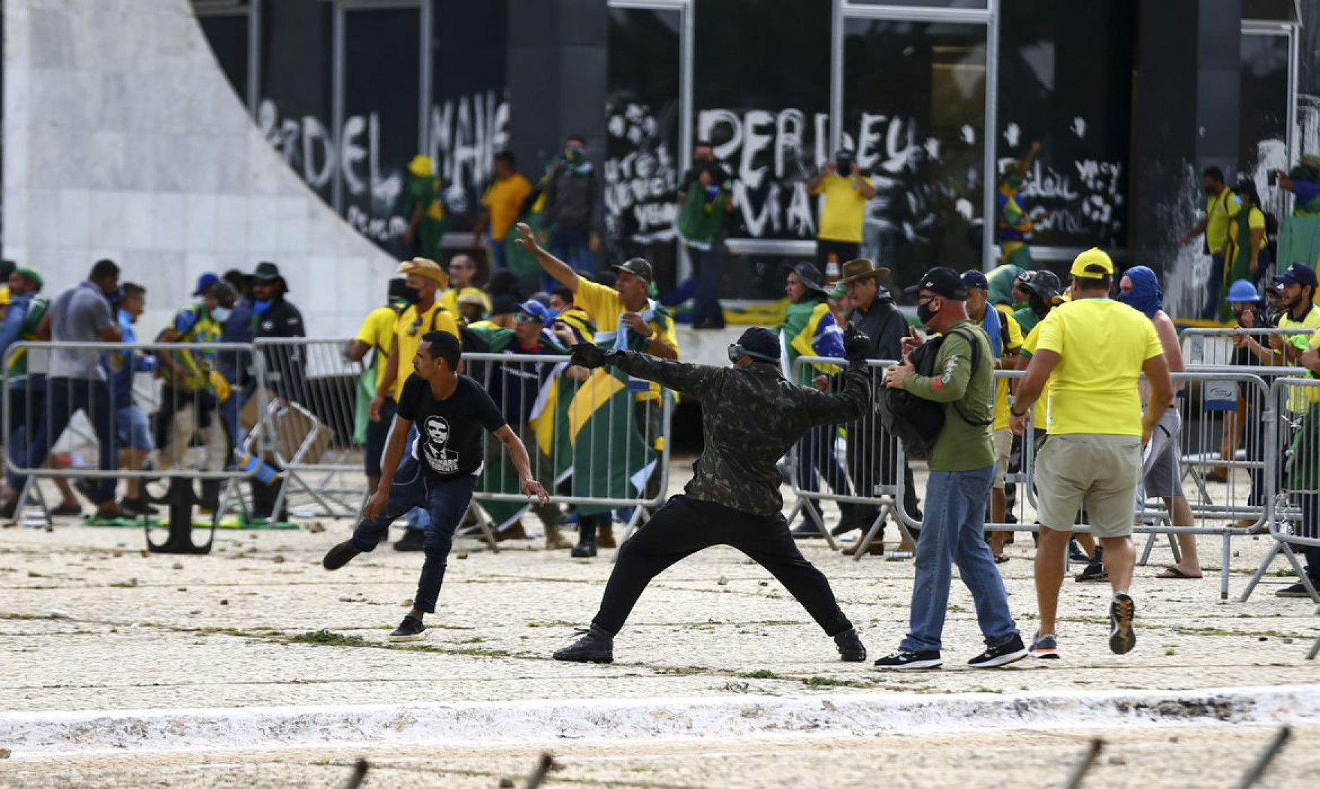 Na Nova fase da Operação Lesa Pátria, a Polícia Federal mira pessoas que participaram, financiaram, se omitiram ou fomentaram os atos golpistas em Brasília