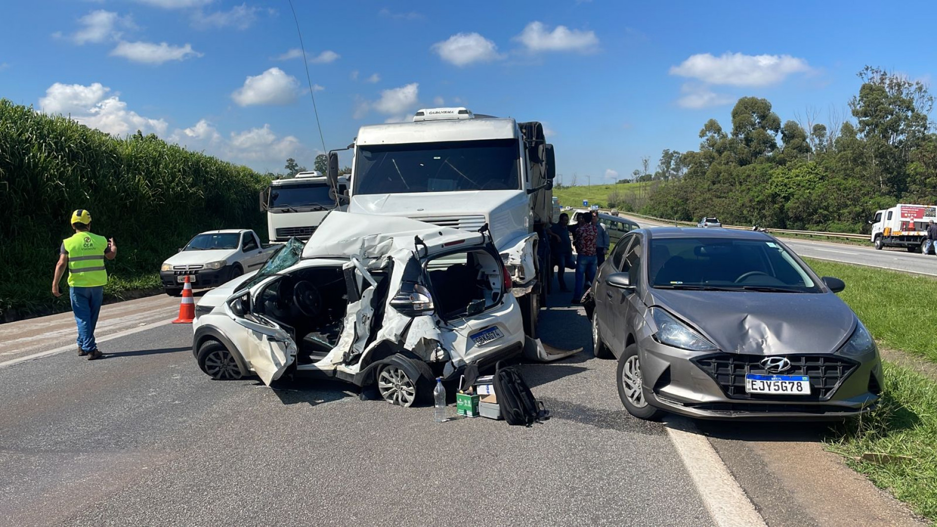 Ocorrência é atendida neste momento pela equipe da CCR