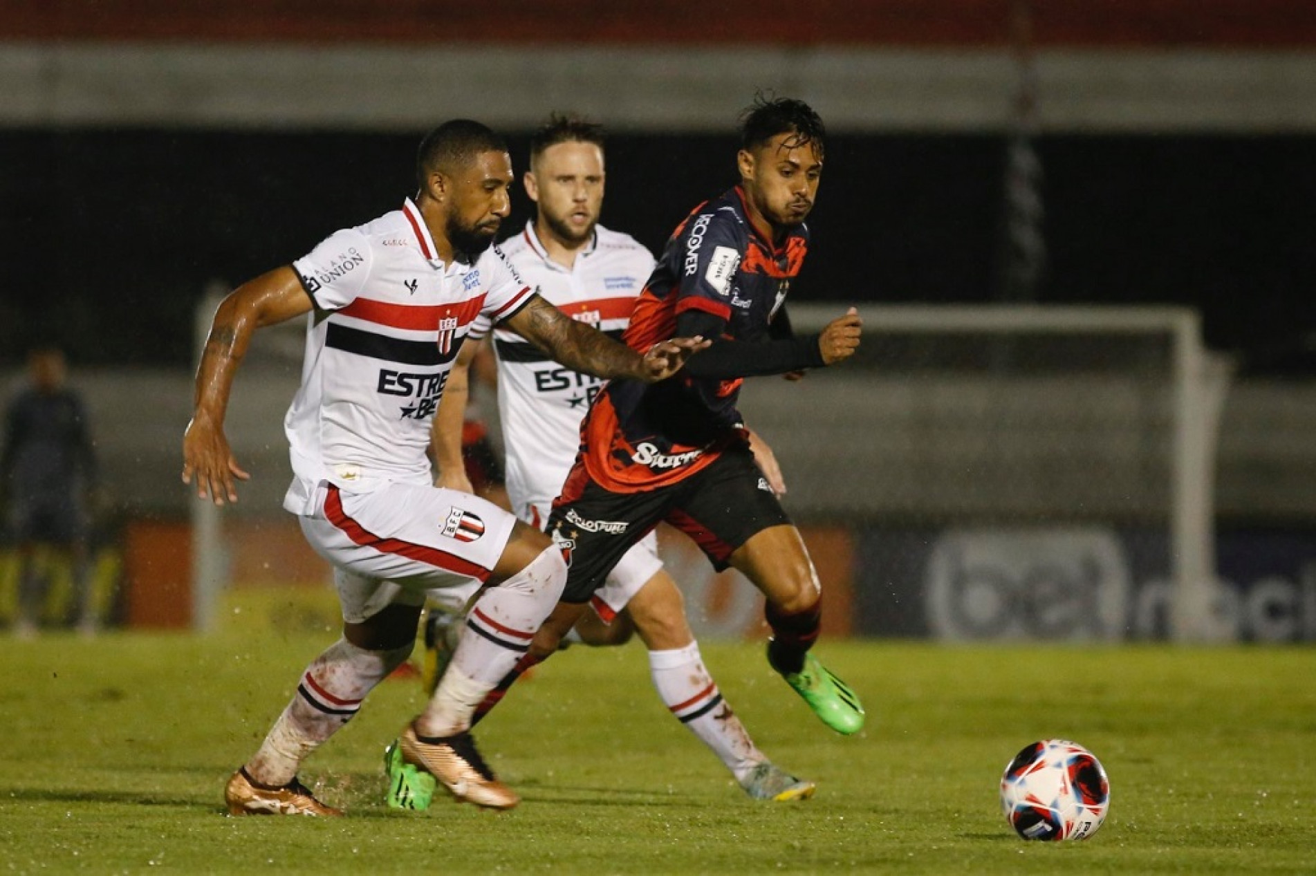 Jogo foi no estádio Santa Cruz, em Ribeirão Preto