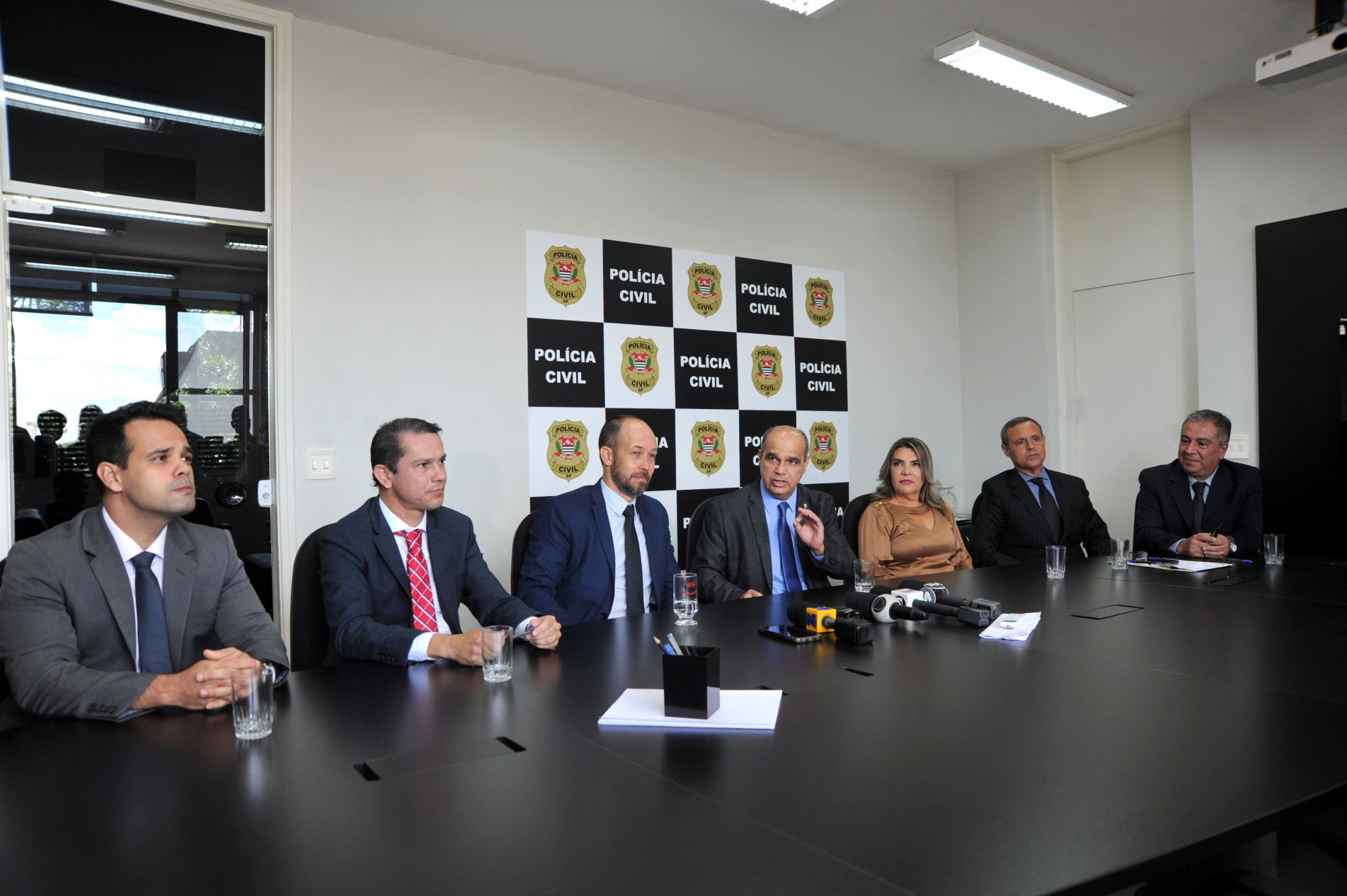 Delegado Wilson Negrão, diretor do Deinter-7, fez a apresentação ontem