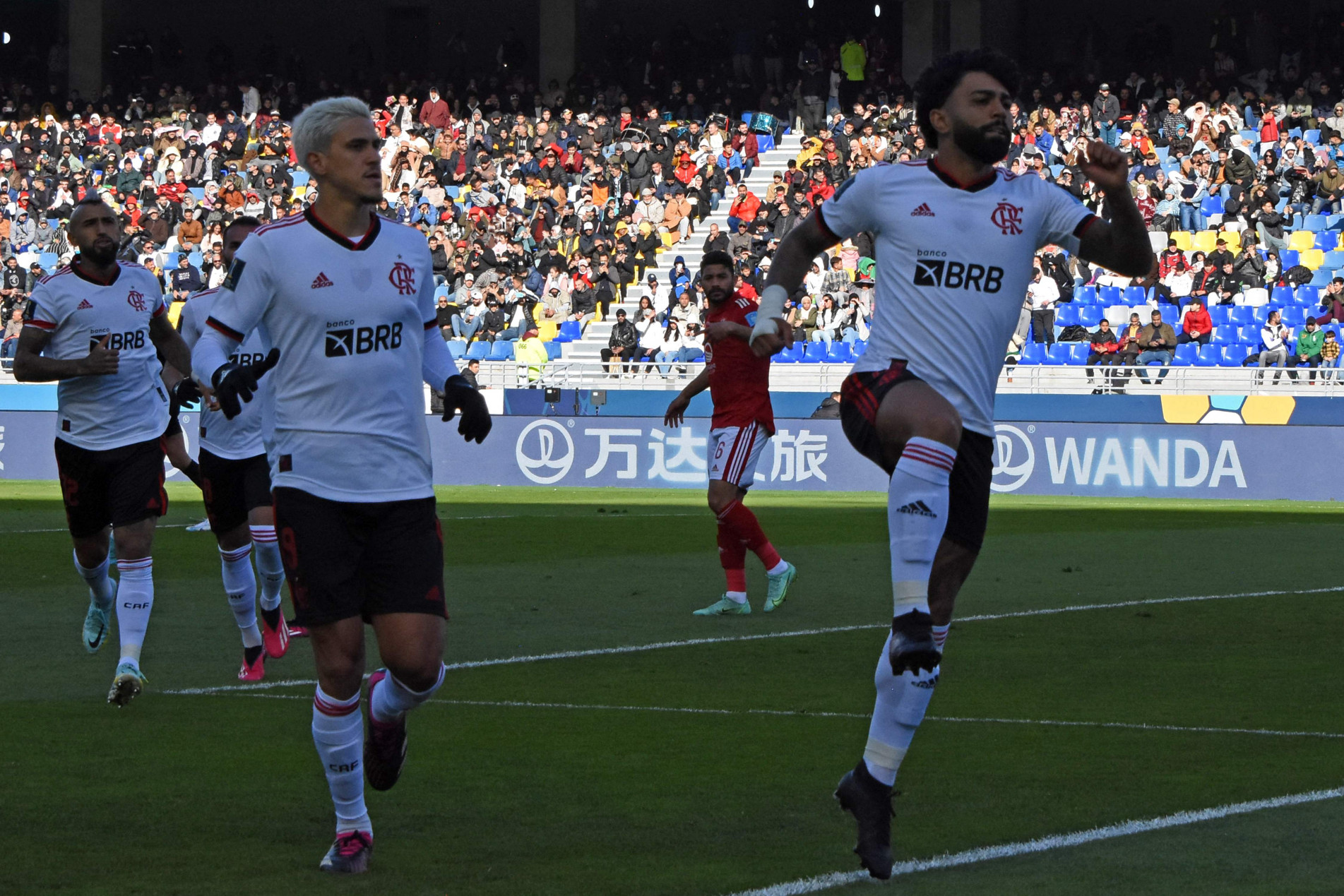Pedro e Gabigol marcaram contra o Al-Ahly