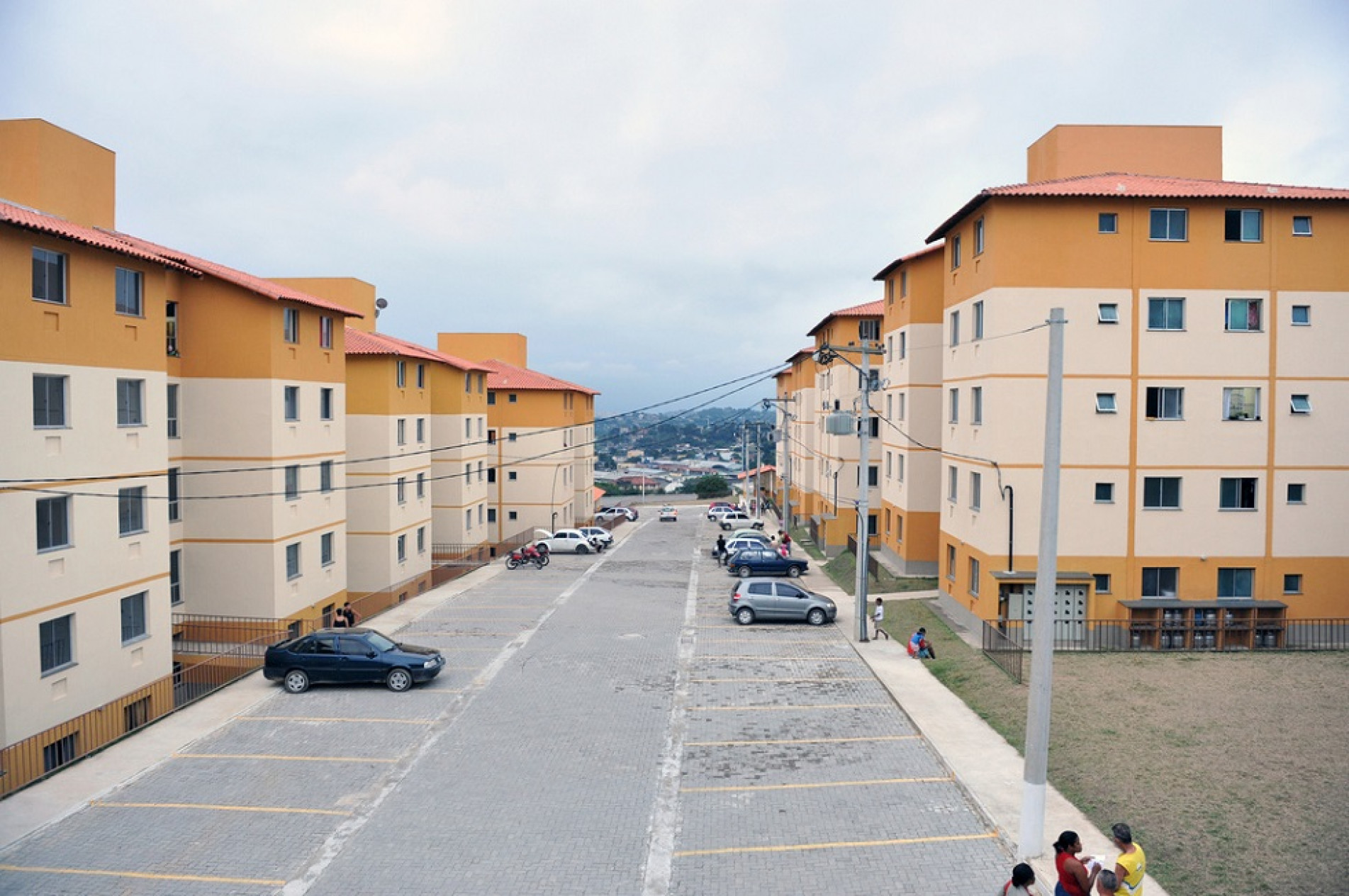 o novo Minha Casa, Minha Vida vai contemplar famílias que moram em áreas urbanas que recebem até R$ 8 mil de renda bruta por mês. Já em áreas rurais, será direcionado a famílias com renda bruta anual de até R$ 96 mil 