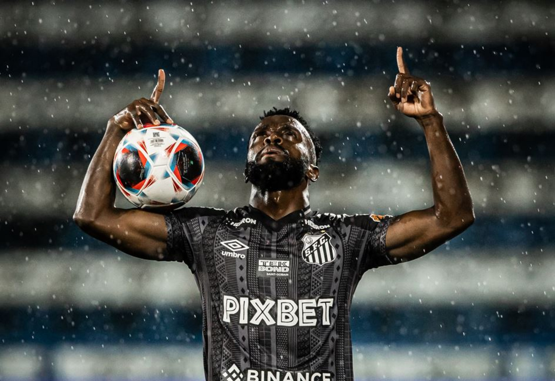 Colombiano Mendoza salvou o Peixe no fim
