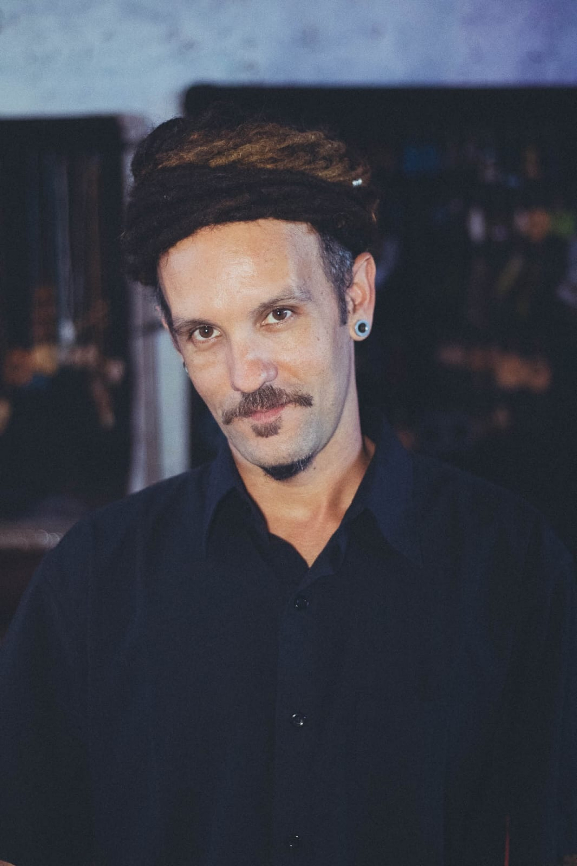 Étore Piqueira mistura os elementos da natureza com o grafismo indígena
