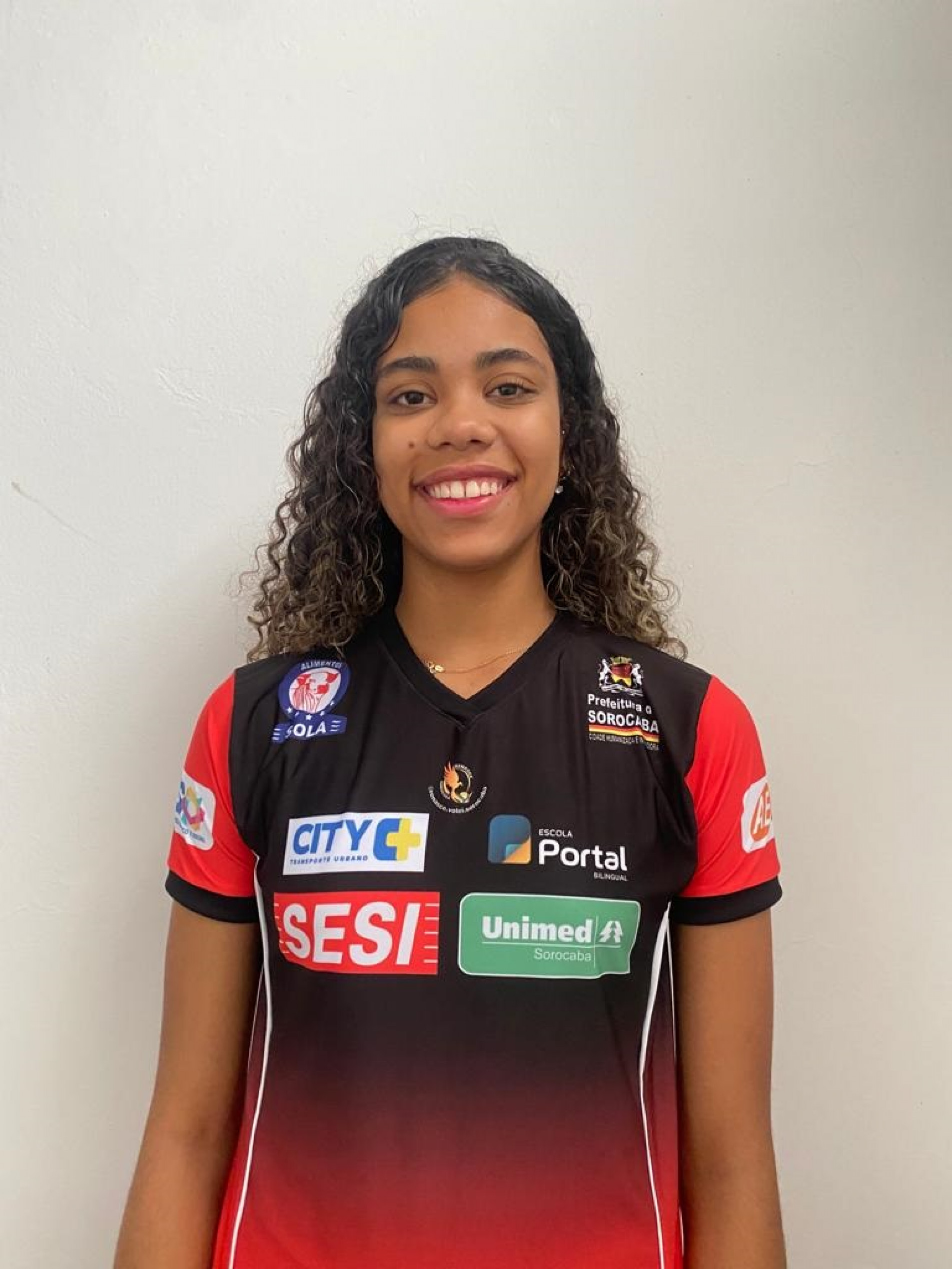 Ana Carol, de 18 anos