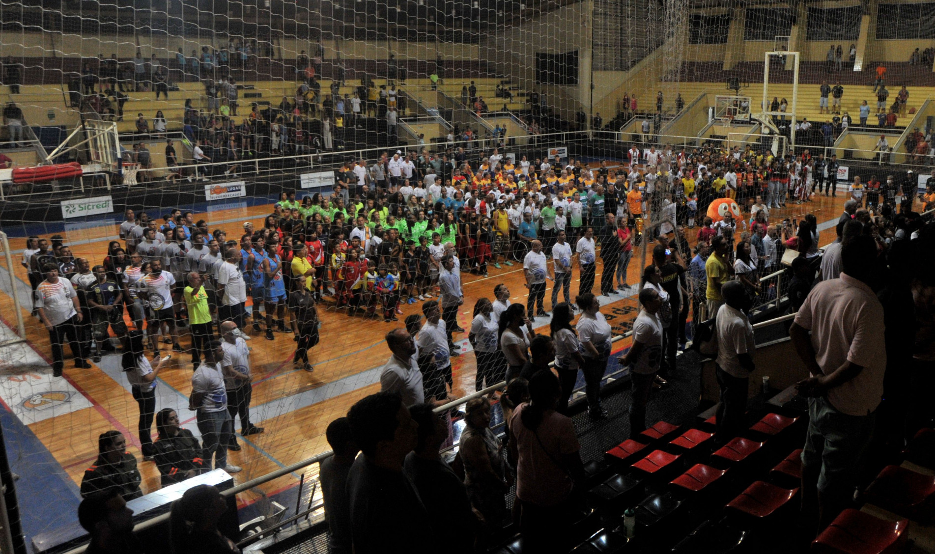 Portões serão abertos às 18h30; convites serão distribuídos 30 minutos antes, na bilheteria