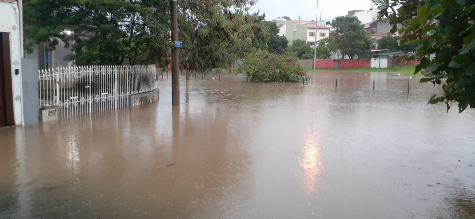 Estragos causados pela chuva