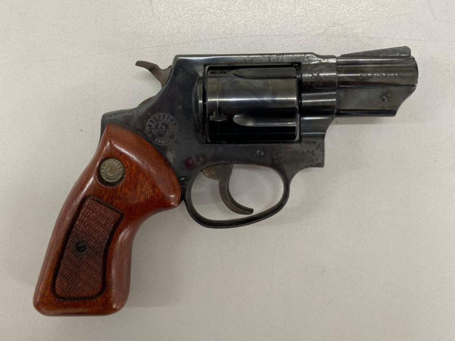 Polícia apreende arma ostentada por adolescente nas redes sociais 