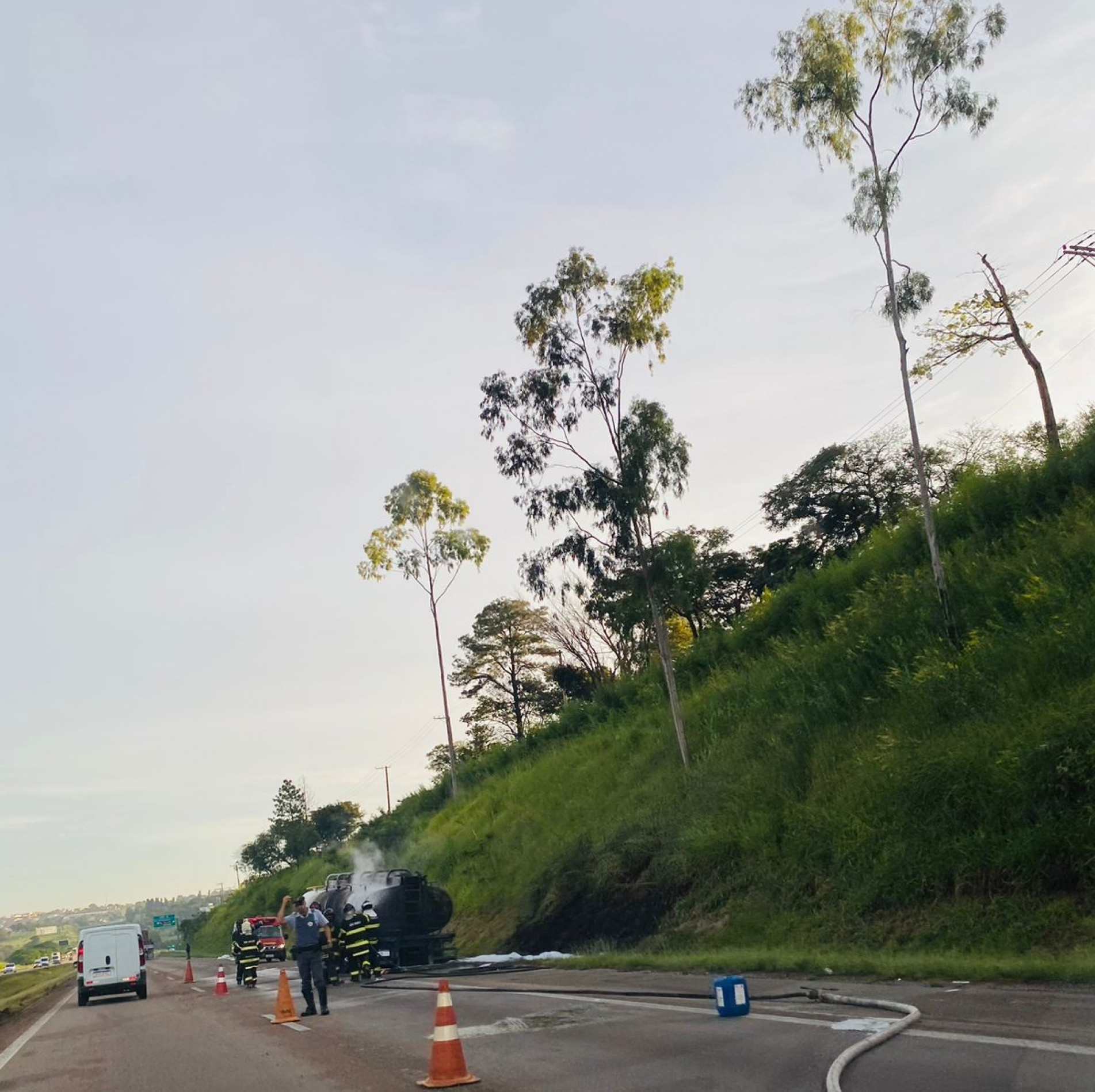 Polícia Rodoviária e Corpo de Bombeiros atenderam a ocorrência