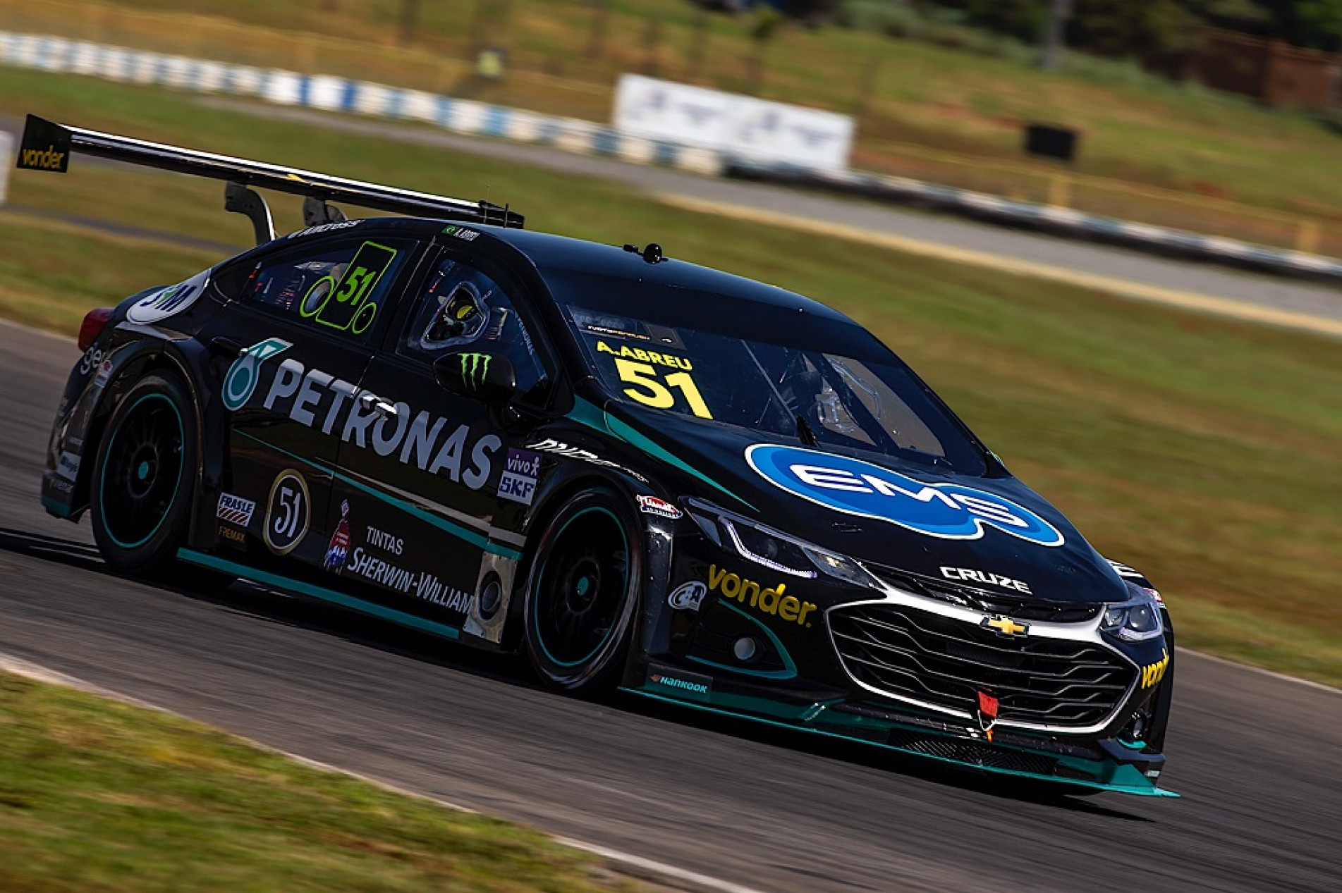 Sorocabano acelera a 