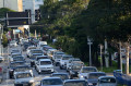 Na volta para a casa, a avenida S&atilde;o Paulo recebe um grande tr&acirc;nsito de ve&iacute;culos que se dirigem aos condom&iacute;nios da regi&atilde;o - PEDRO HENRIQUE NEGR&Atilde;O