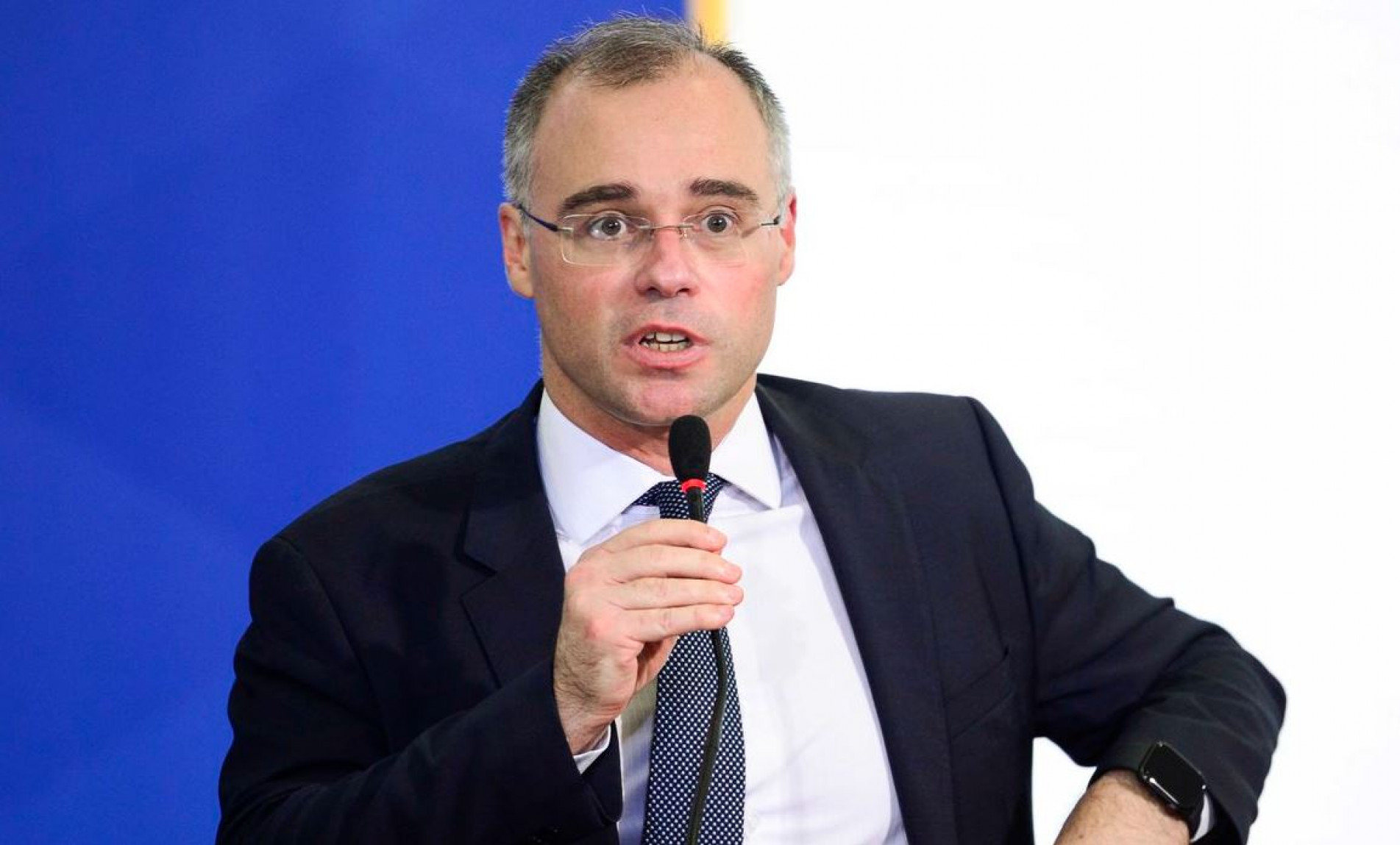 Ministro Andr&eacute; Mendon&ccedil;a