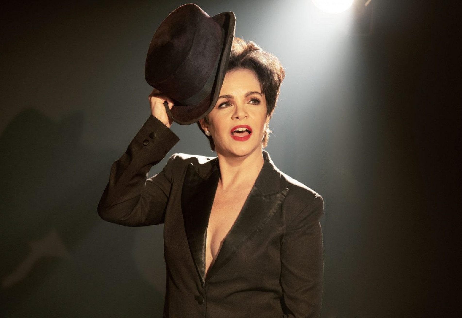 Luciana Braga explora suas semelhança com Judy Garland