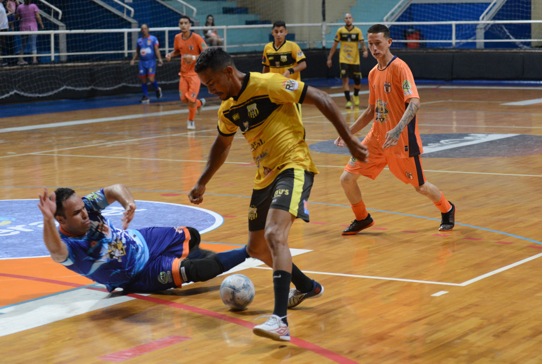 Até sexta-feira, mais 28 equipes vão estrear no torneio e buscar a classificação