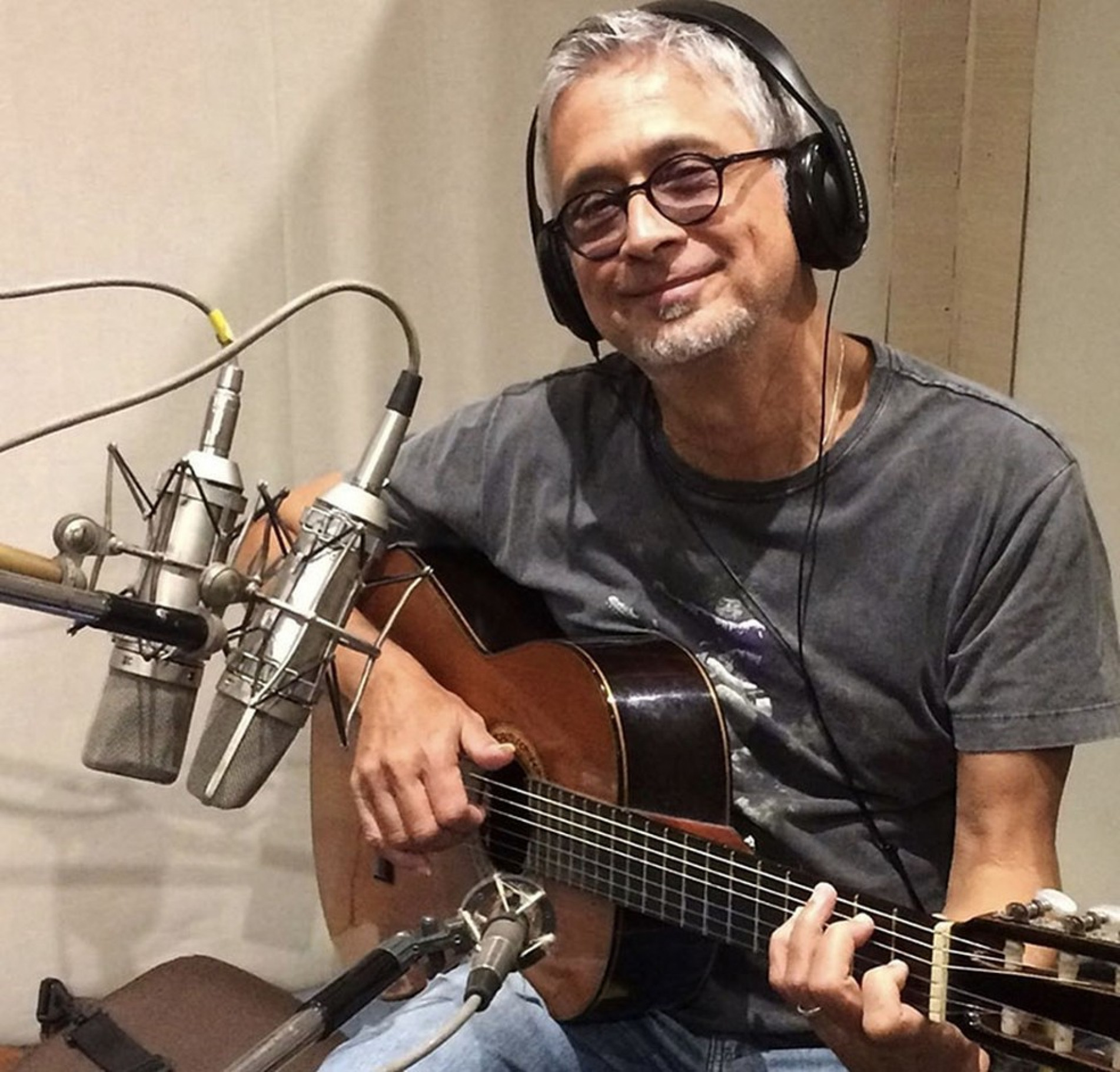 Com nove músicas, este é o 18º álbum do compositor